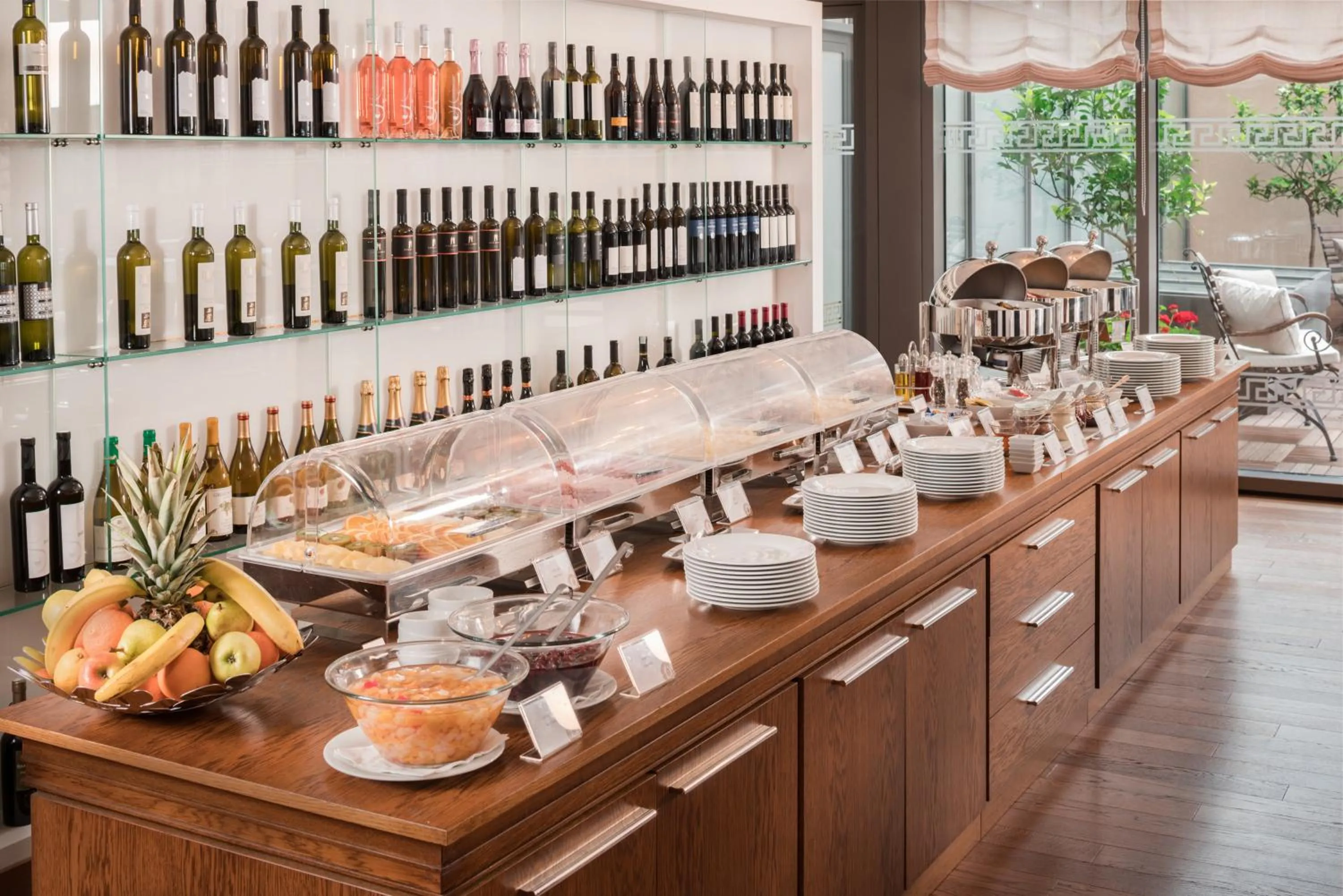 Restaurant/places to eat in Dioklecijan Hotel & Residence