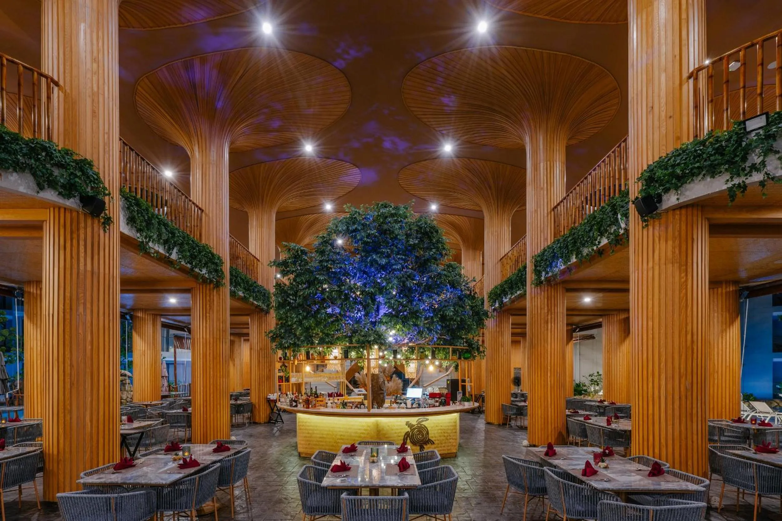 Restaurant/places to eat in Phuket Emerald Beach Resort