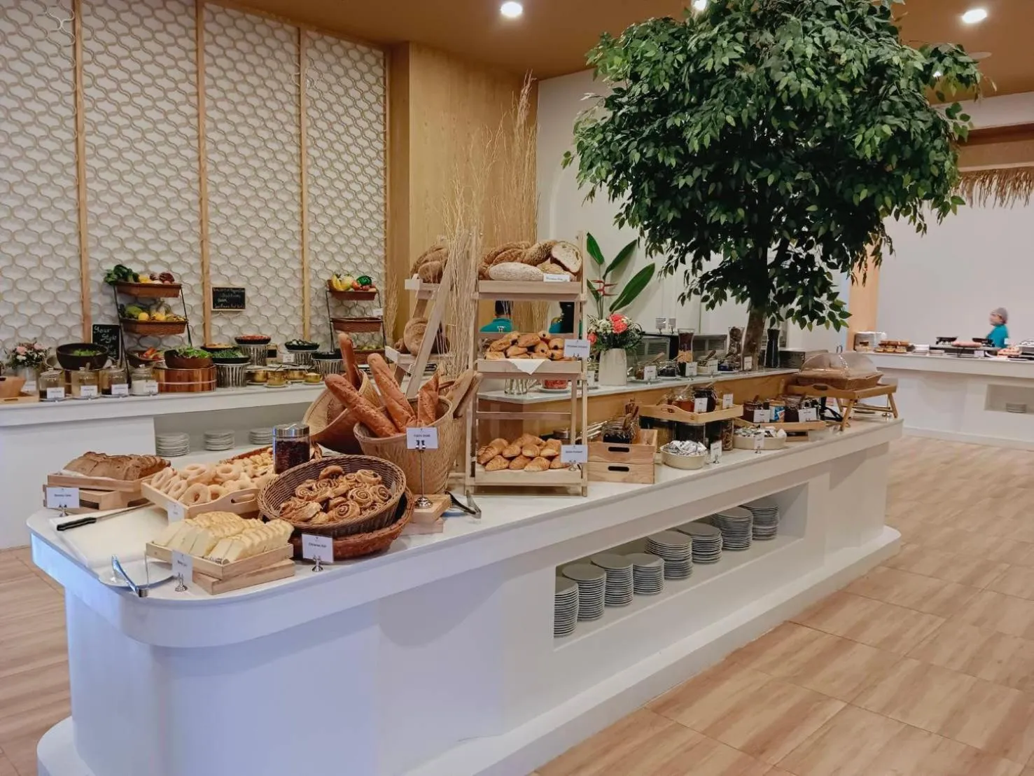 Restaurant/places to eat in Phuket Emerald Beach Resort