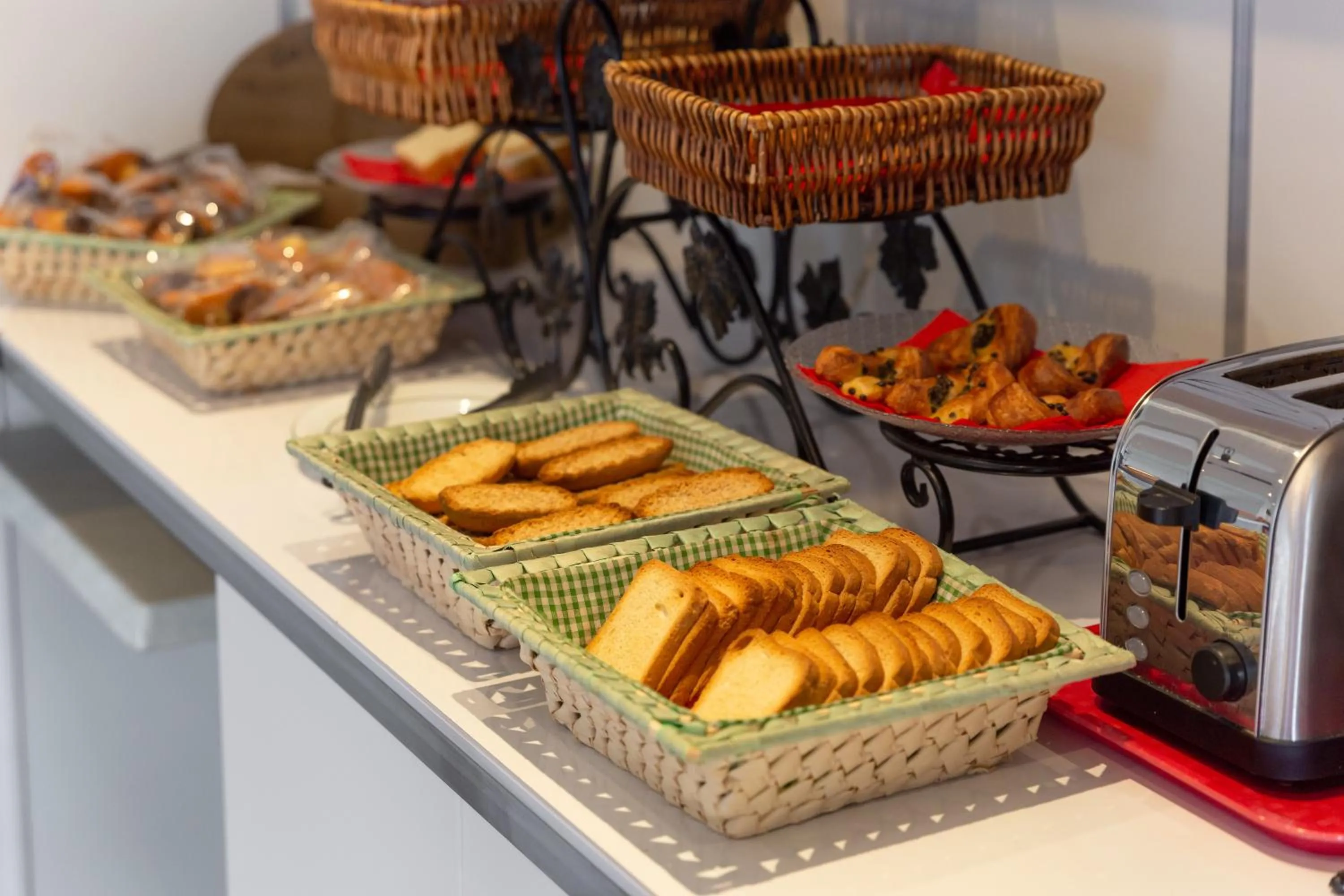 Restaurant/places to eat in FASTHOTEL ROISSY CDG SUD - Claye Souilly