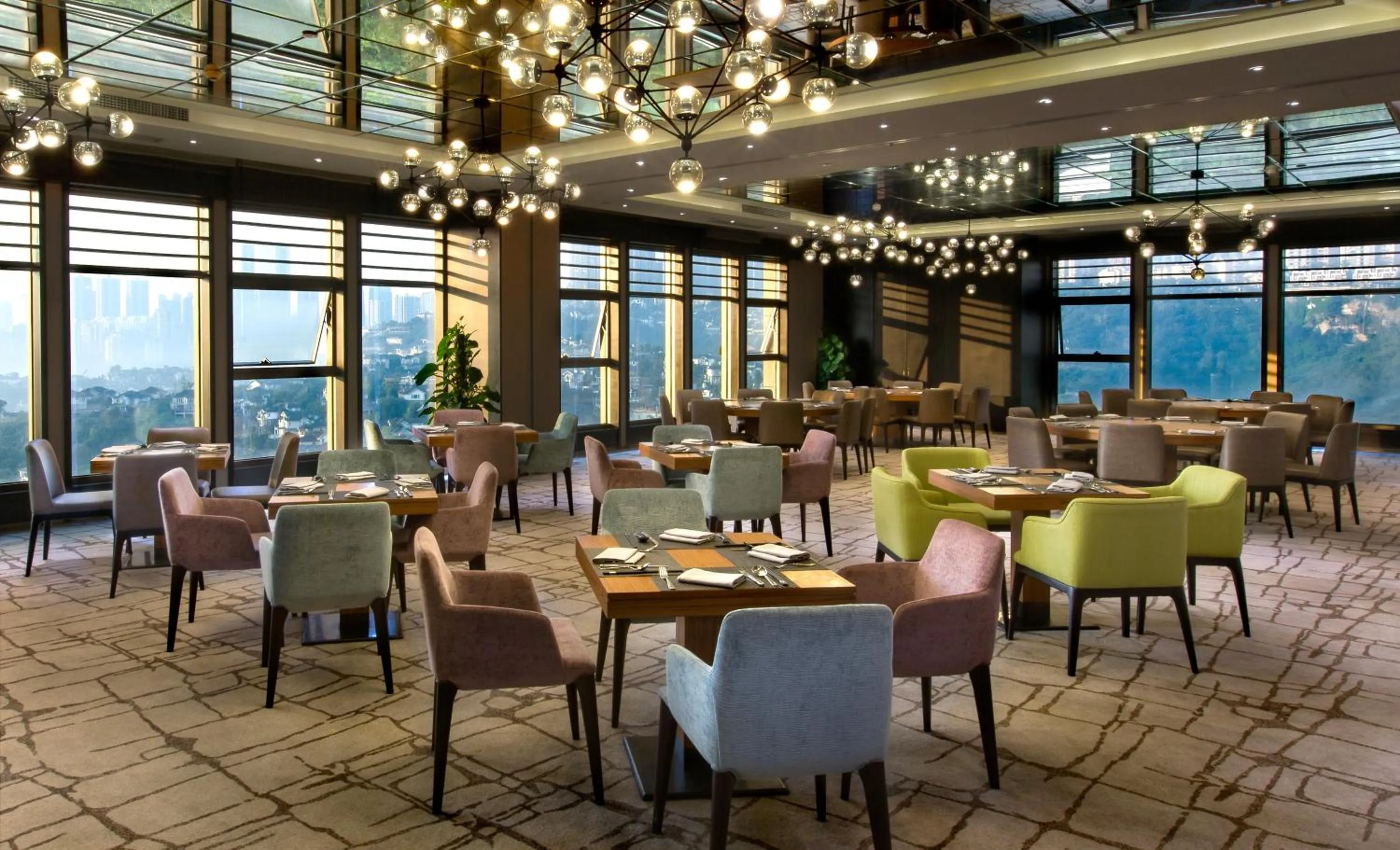 Restaurant/places to eat in Crowne Plaza Chongqing New North Zone by IHG
