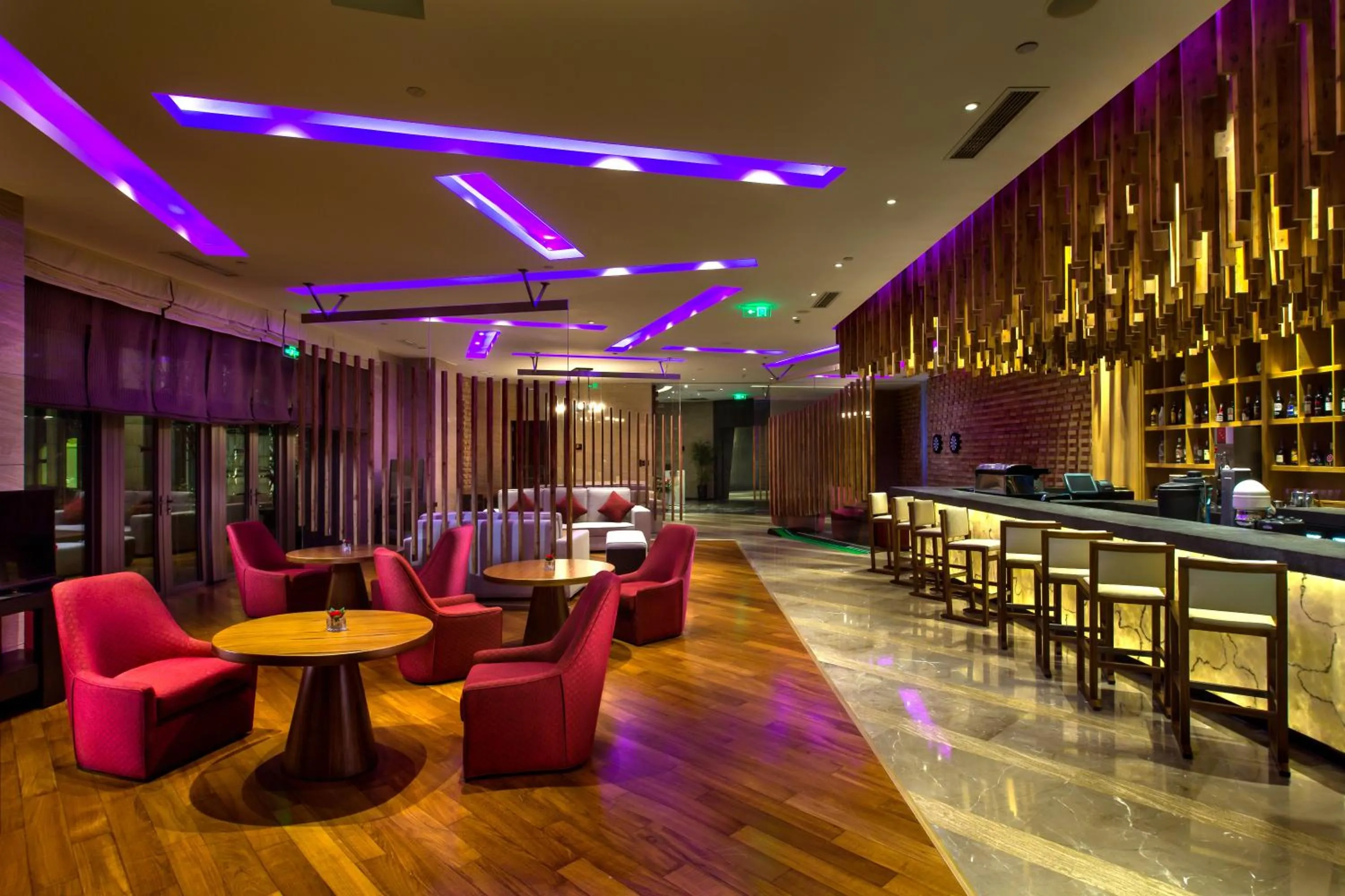 Lounge or bar in Crowne Plaza Chongqing New North Zone by IHG