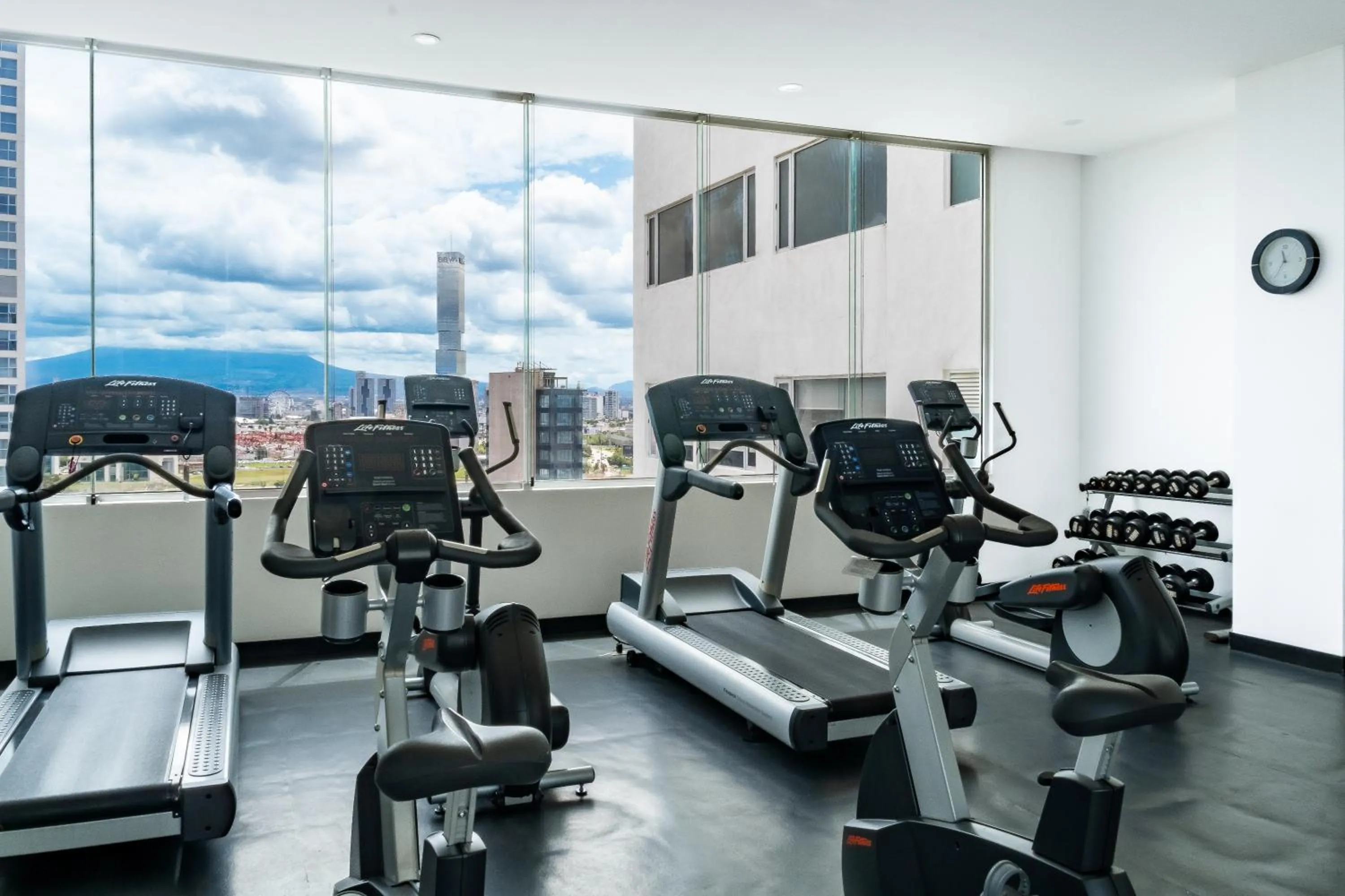 Area and facilities in Holiday Inn Express & Suites Puebla Angelopolis by IHG