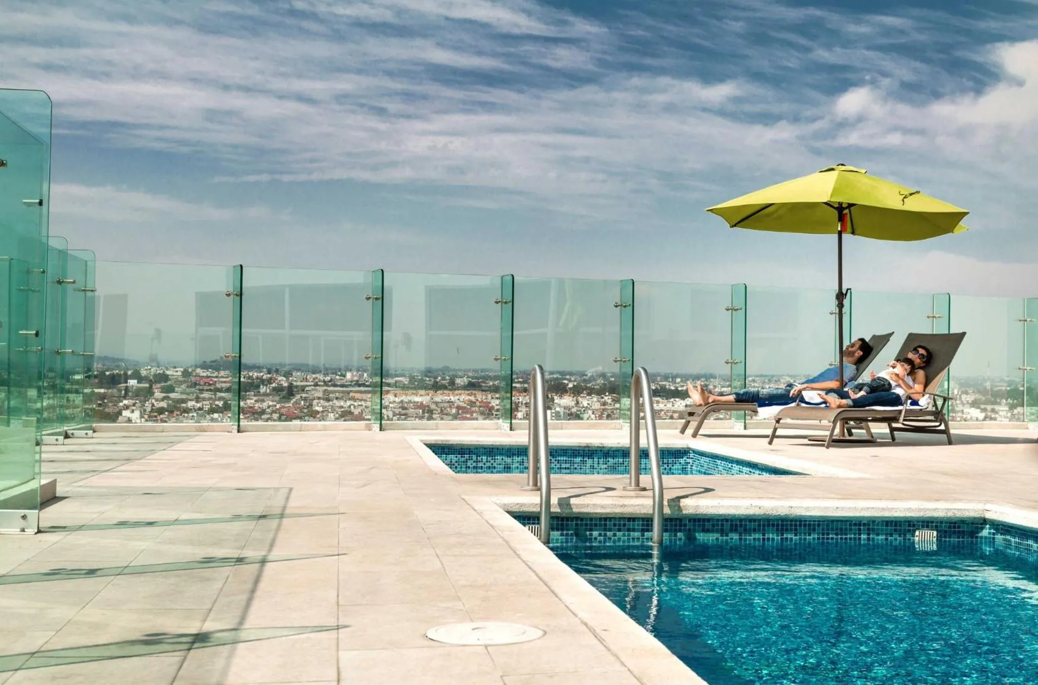 Swimming pool in Holiday Inn Express & Suites Puebla Angelopolis by IHG