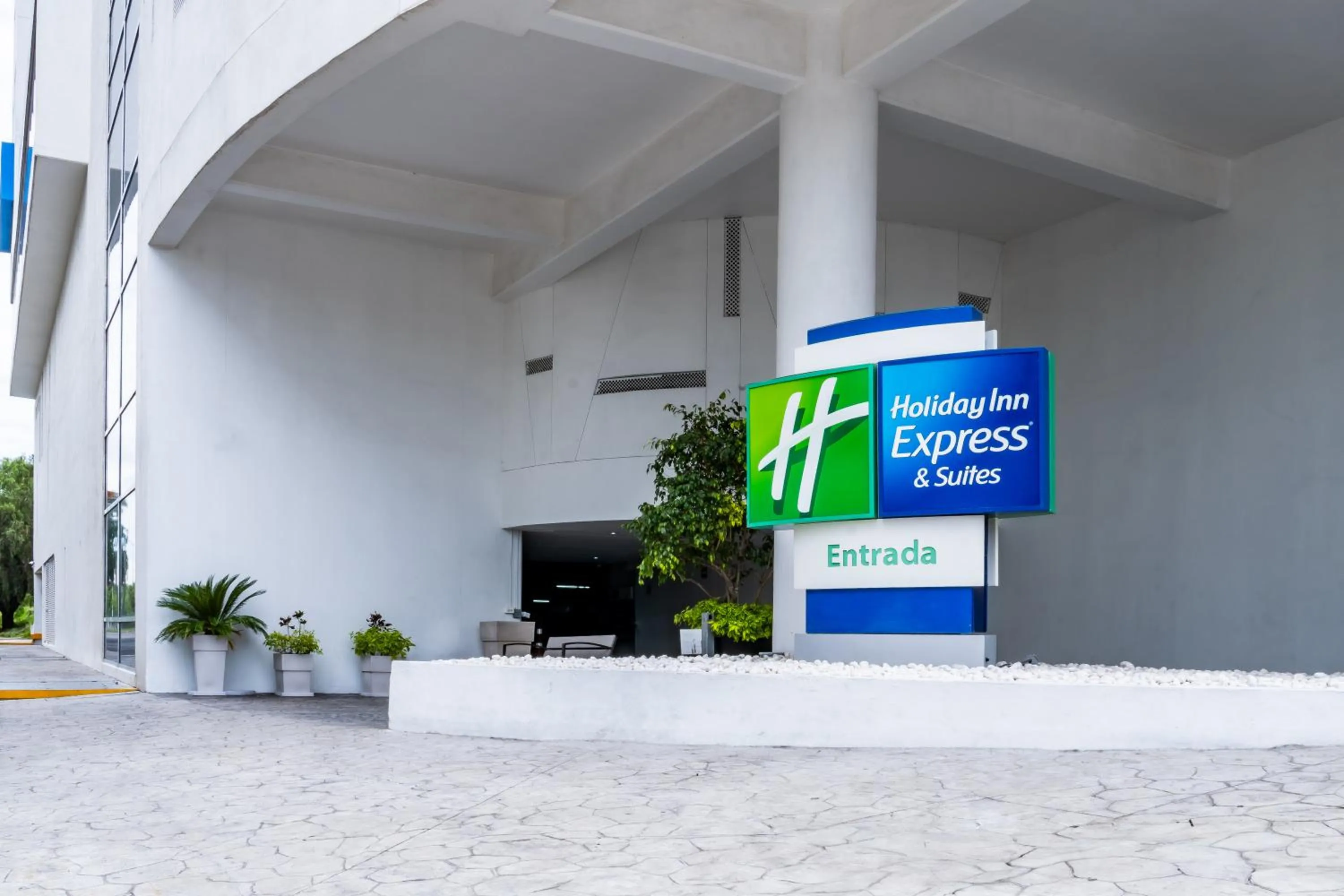Facade/entrance in Holiday Inn Express & Suites Puebla Angelopolis by IHG