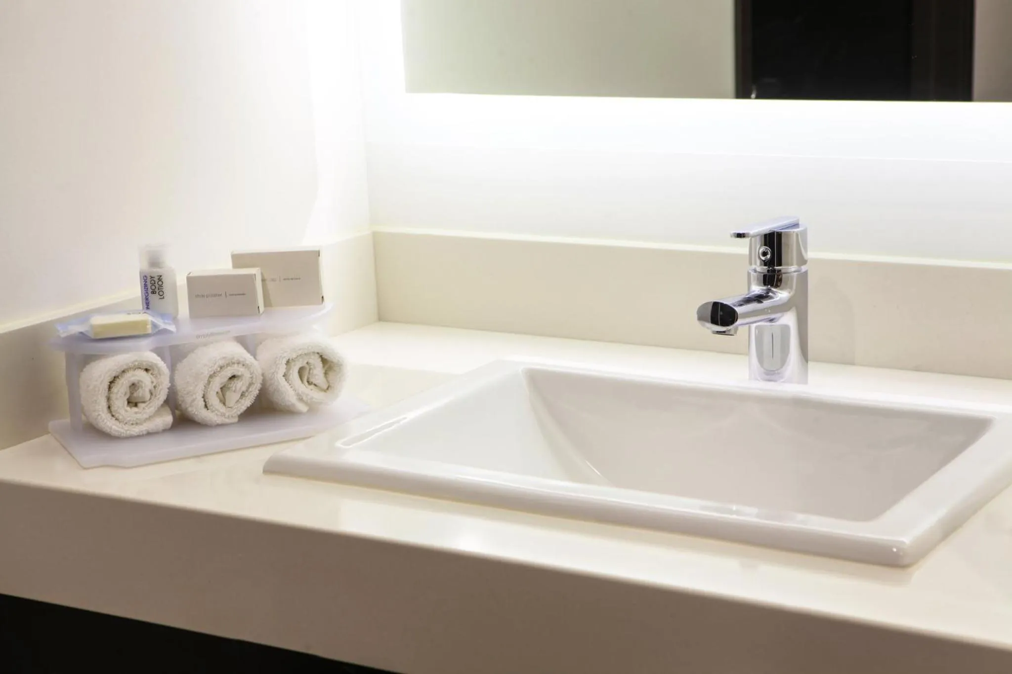 Bathroom in Holiday Inn Express & Suites Puebla Angelopolis by IHG
