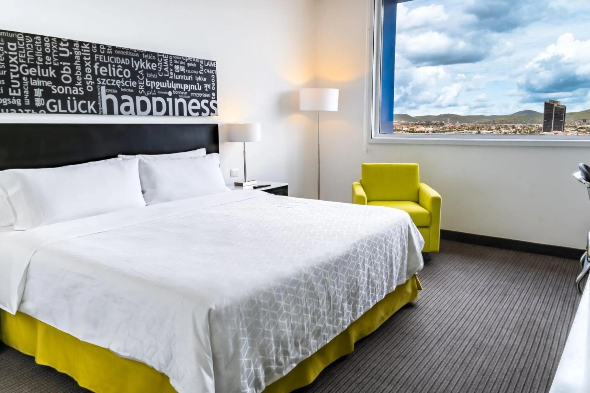 Photo of the whole room, Bed in Holiday Inn Express & Suites Puebla Angelopolis by IHG