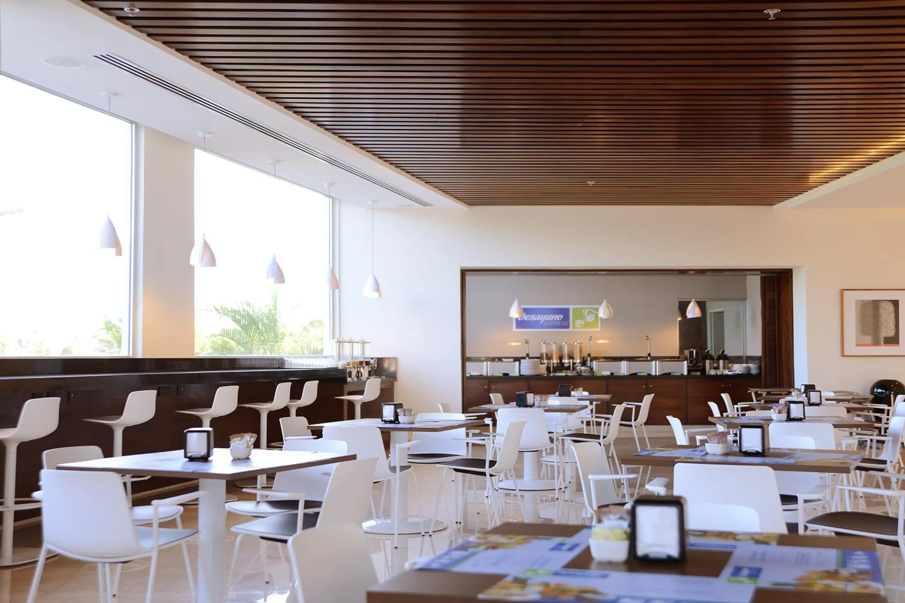 Restaurant/places to eat in Holiday Inn Express Puerto Vallarta by IHG