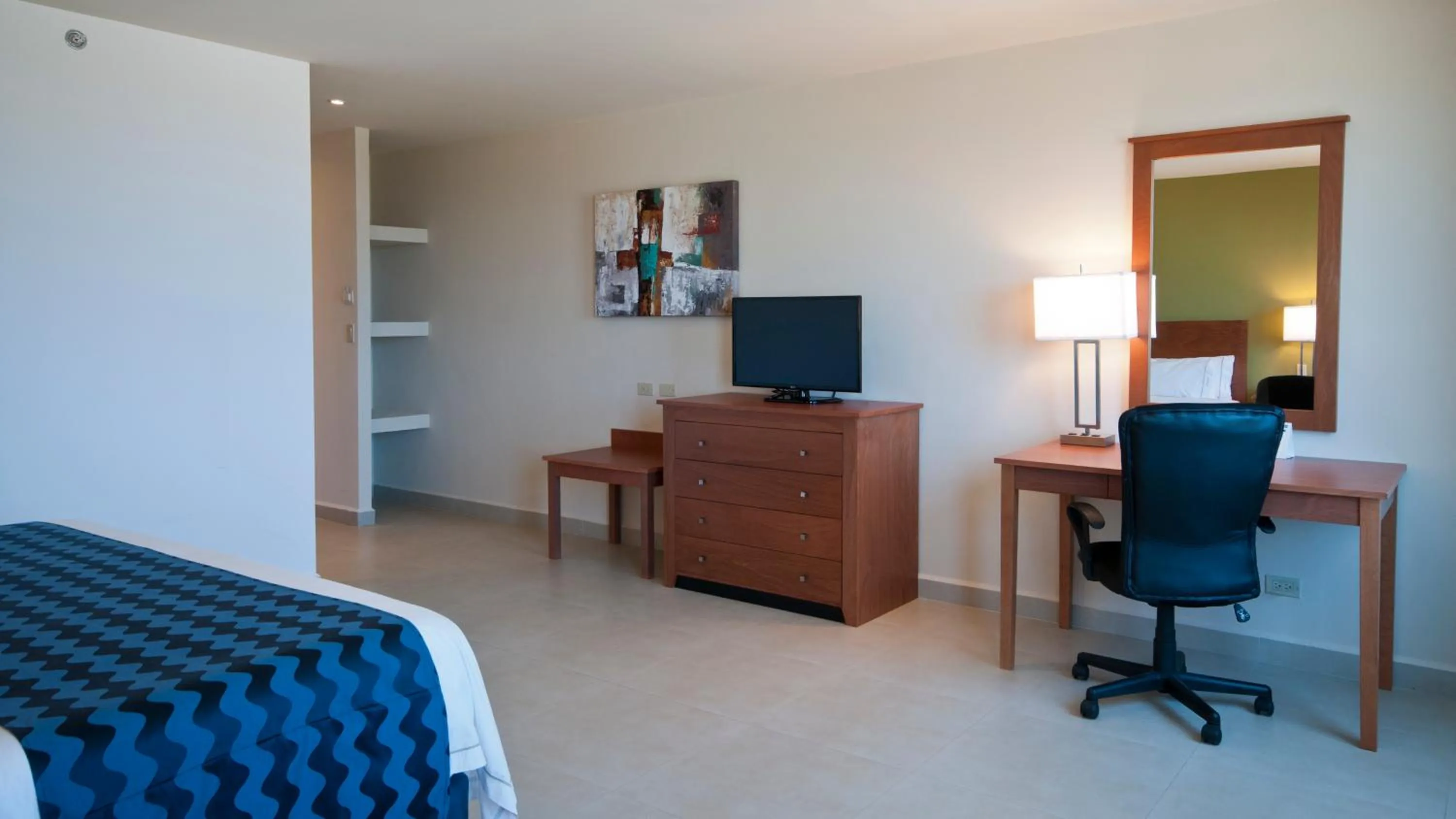 Bed in Holiday Inn Express Cabo San Lucas by IHG