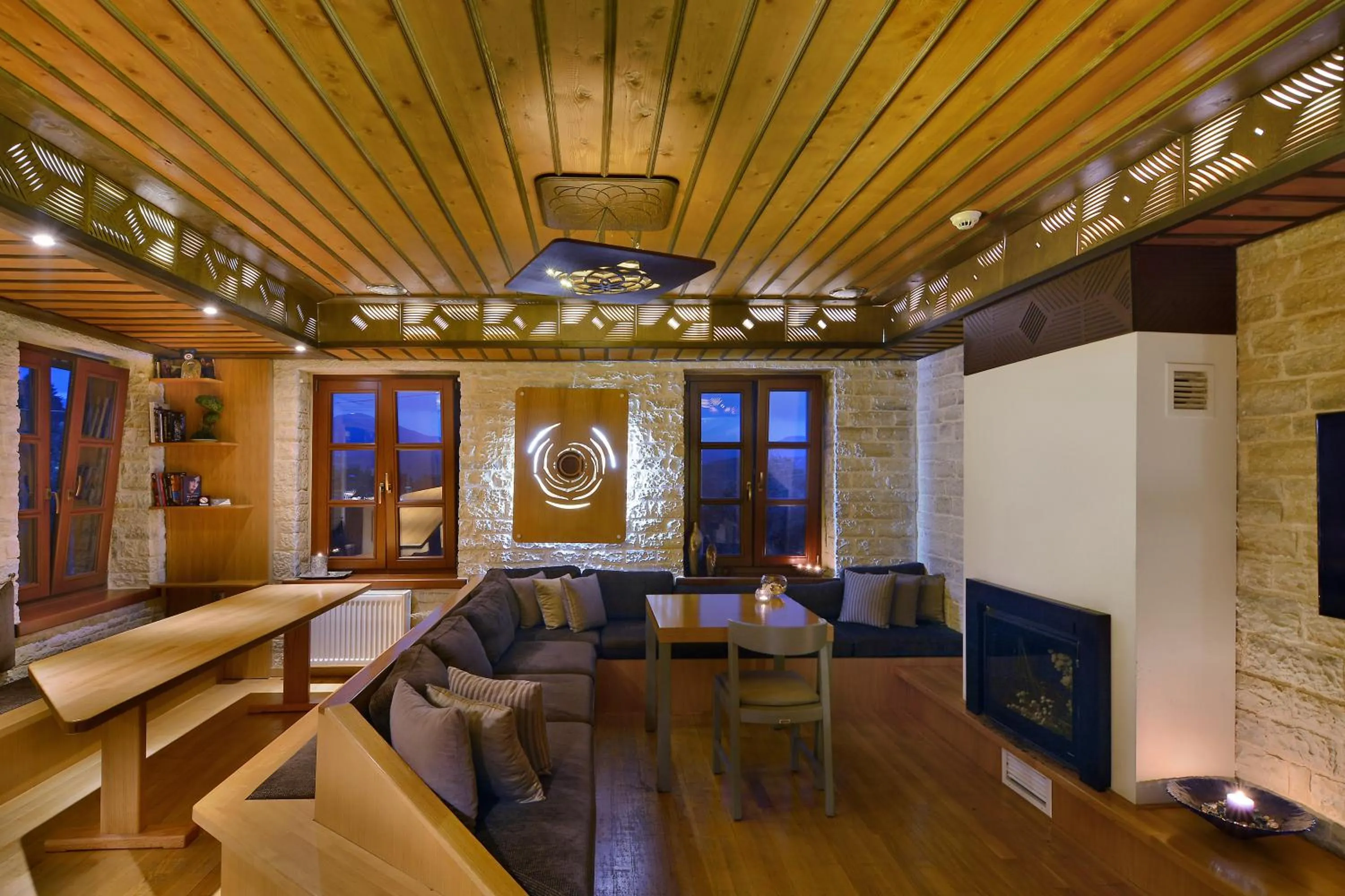 Nightclub / DJ in Dilofo Hotel Luxury Suites