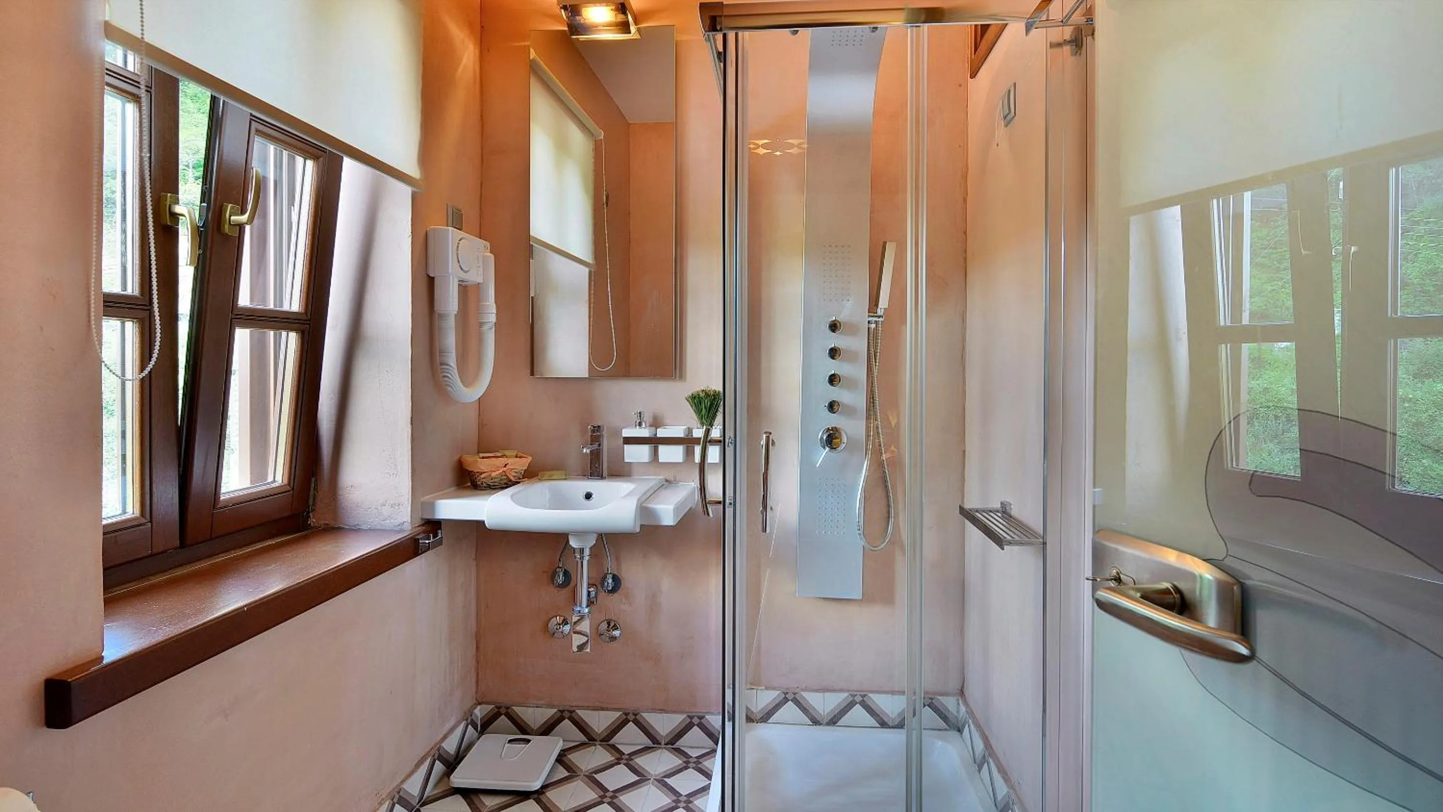 Bathroom, Bed in Dilofo Hotel Luxury Suites