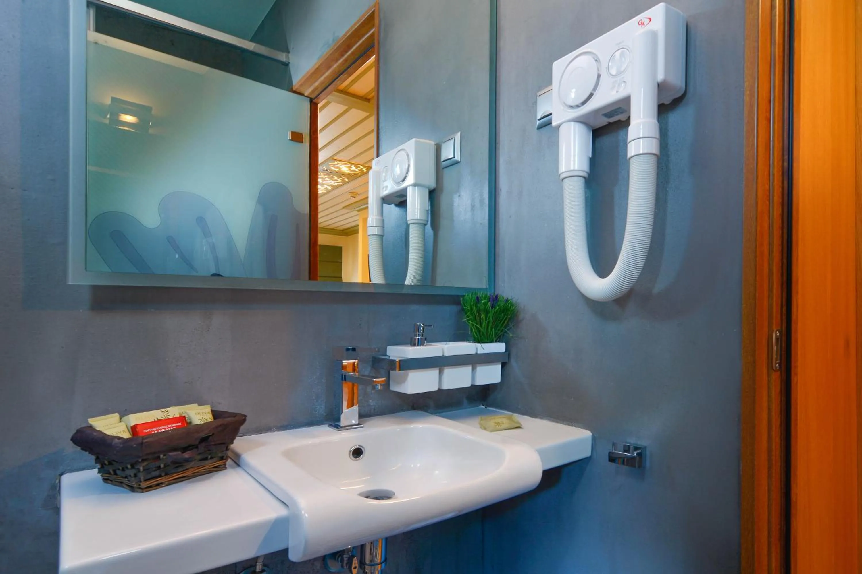 Toilet in Dilofo Hotel Luxury Suites