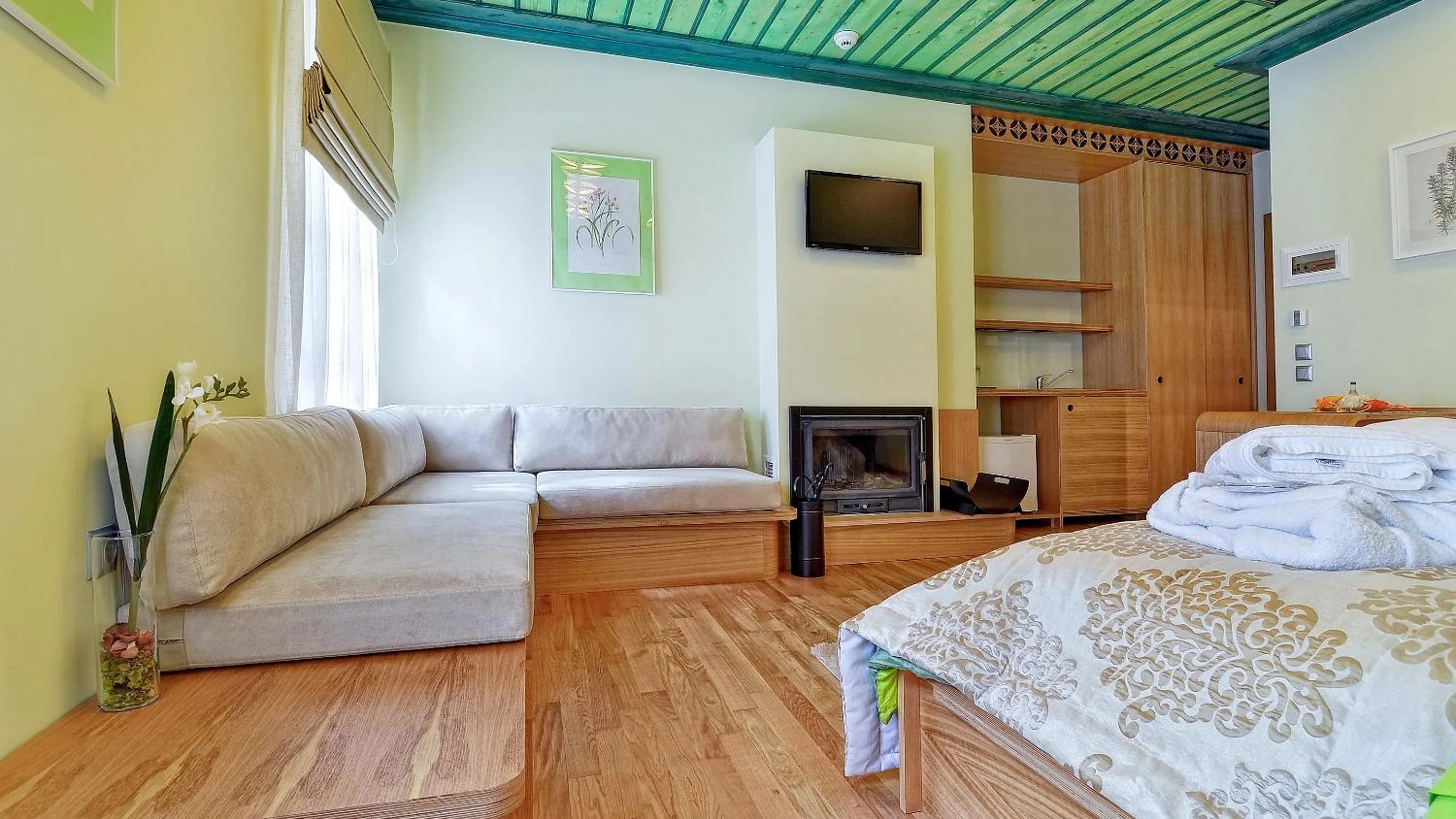 Coffee/tea facilities, Bed in Dilofo Hotel Luxury Suites