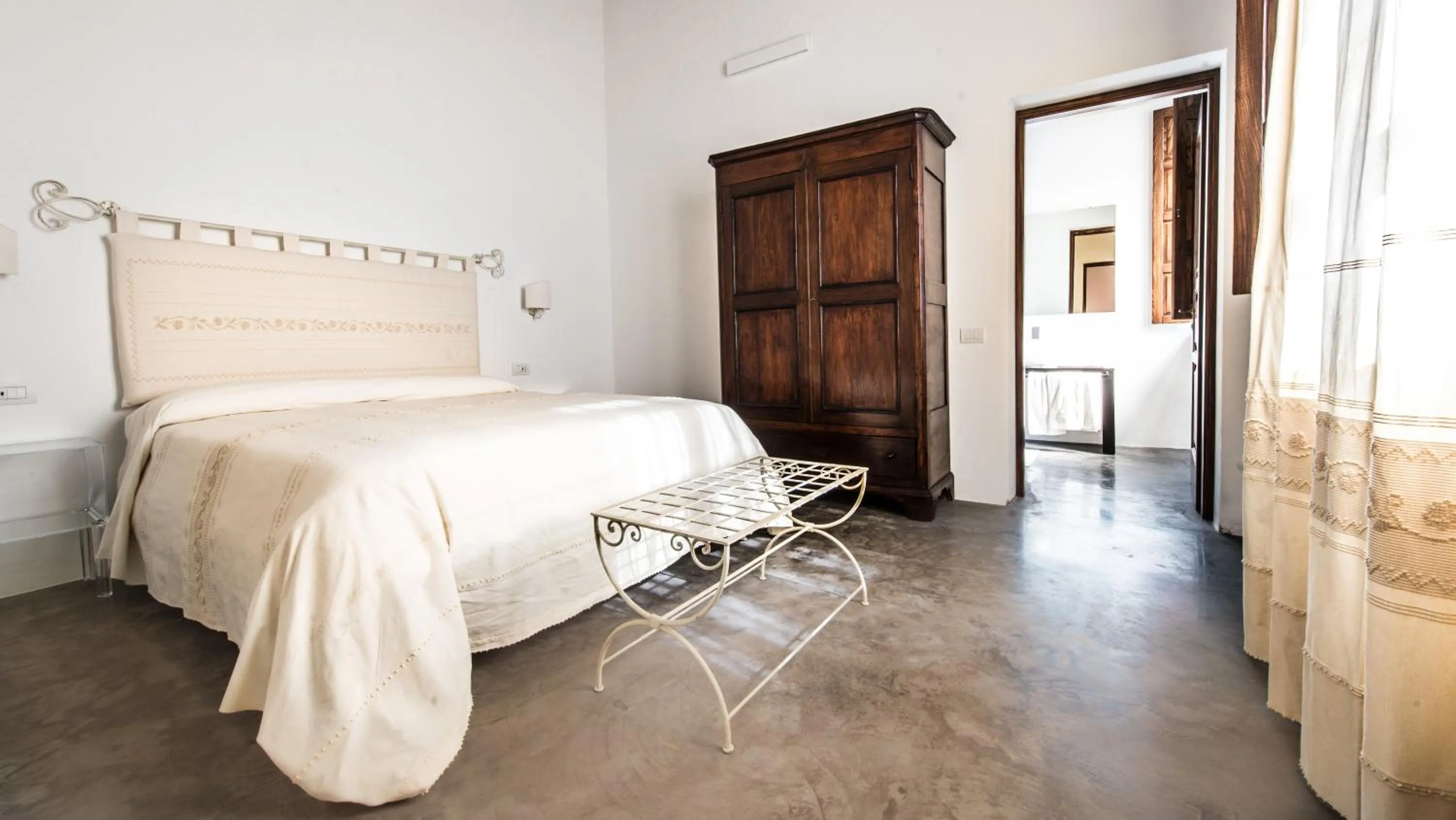 Other, Bed in Faro Capo Spartivento