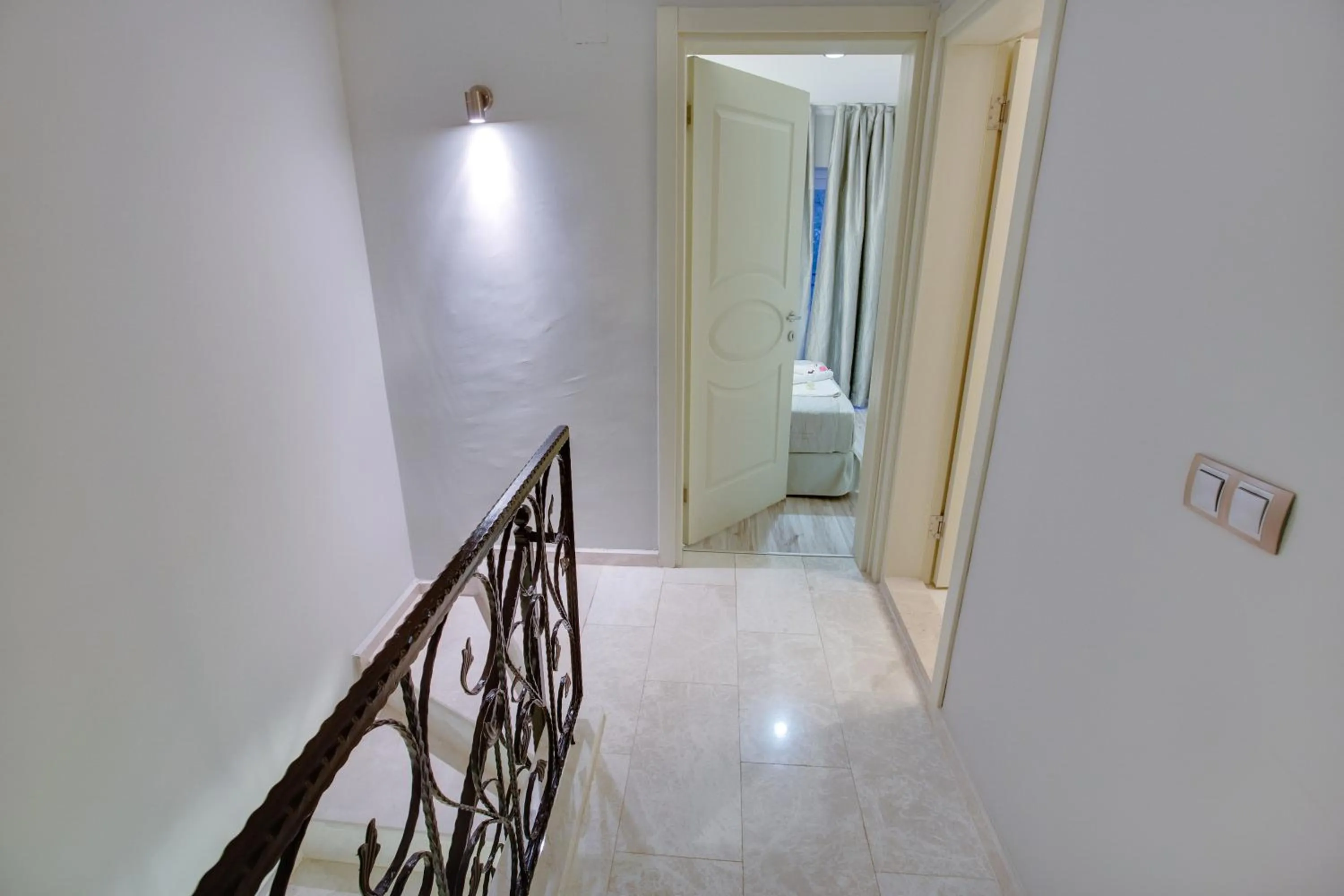 Pinehill Hotel & Suites