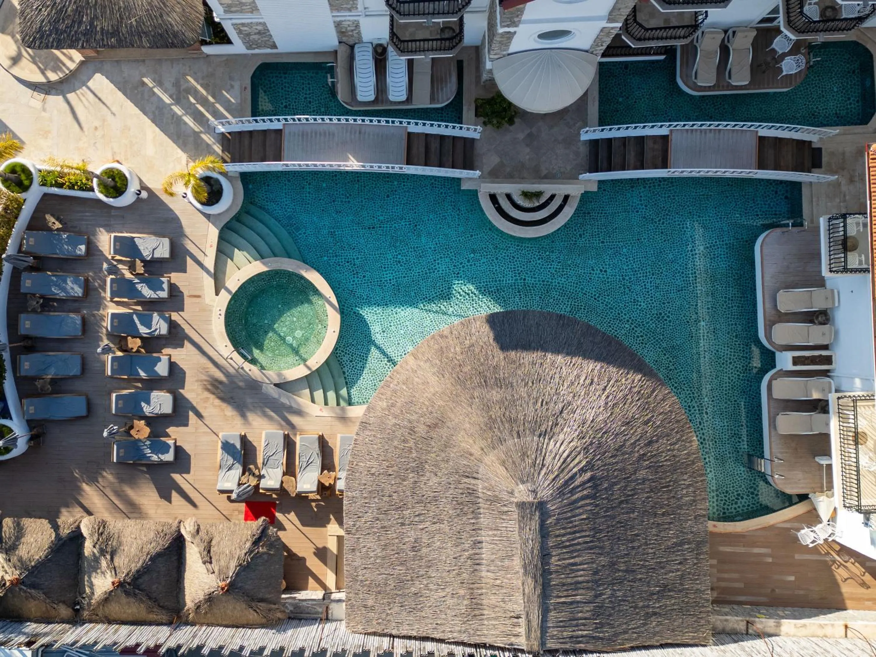 Pinehill Hotel & Suites