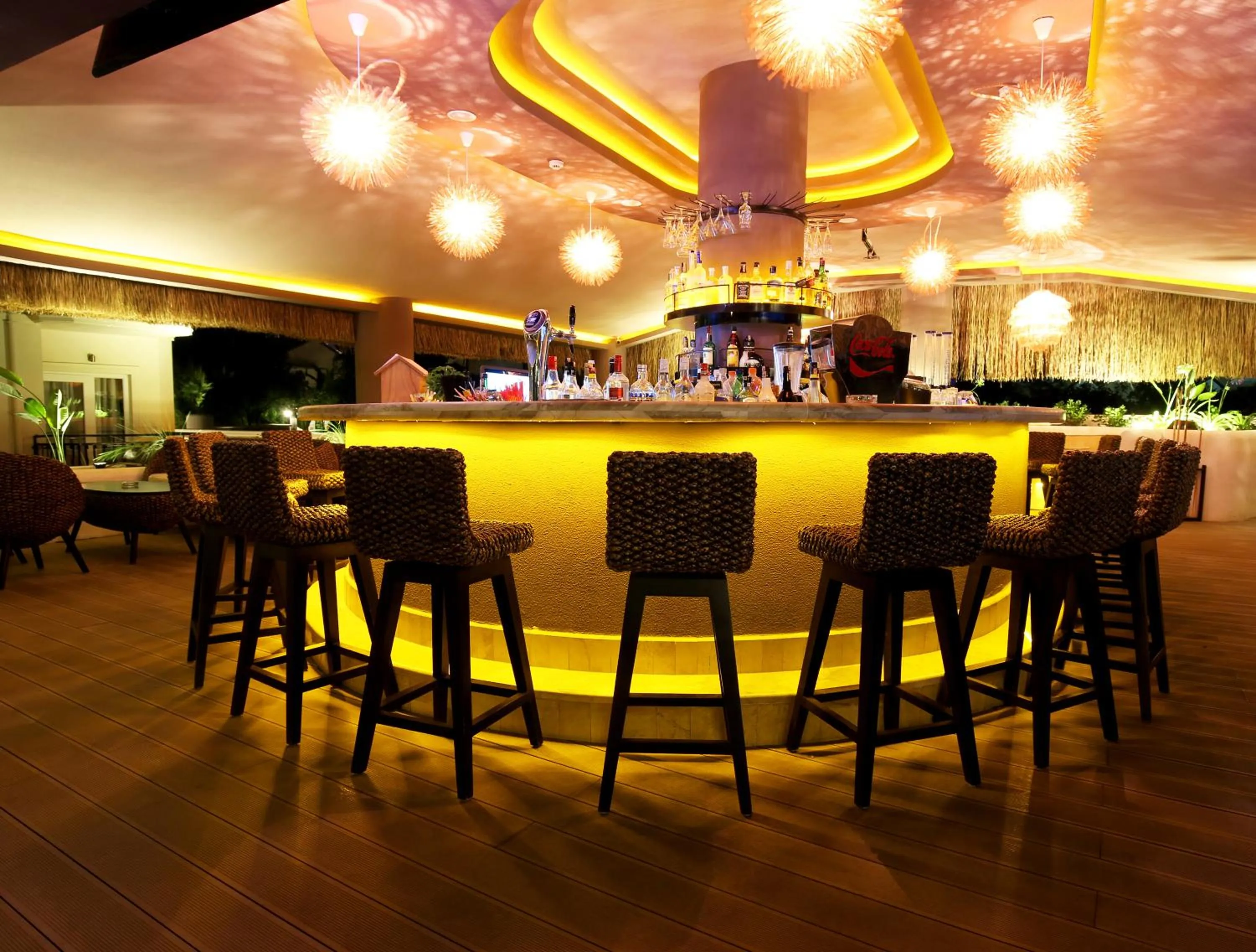 Lounge or bar in Pinehill Hotel & Suites
