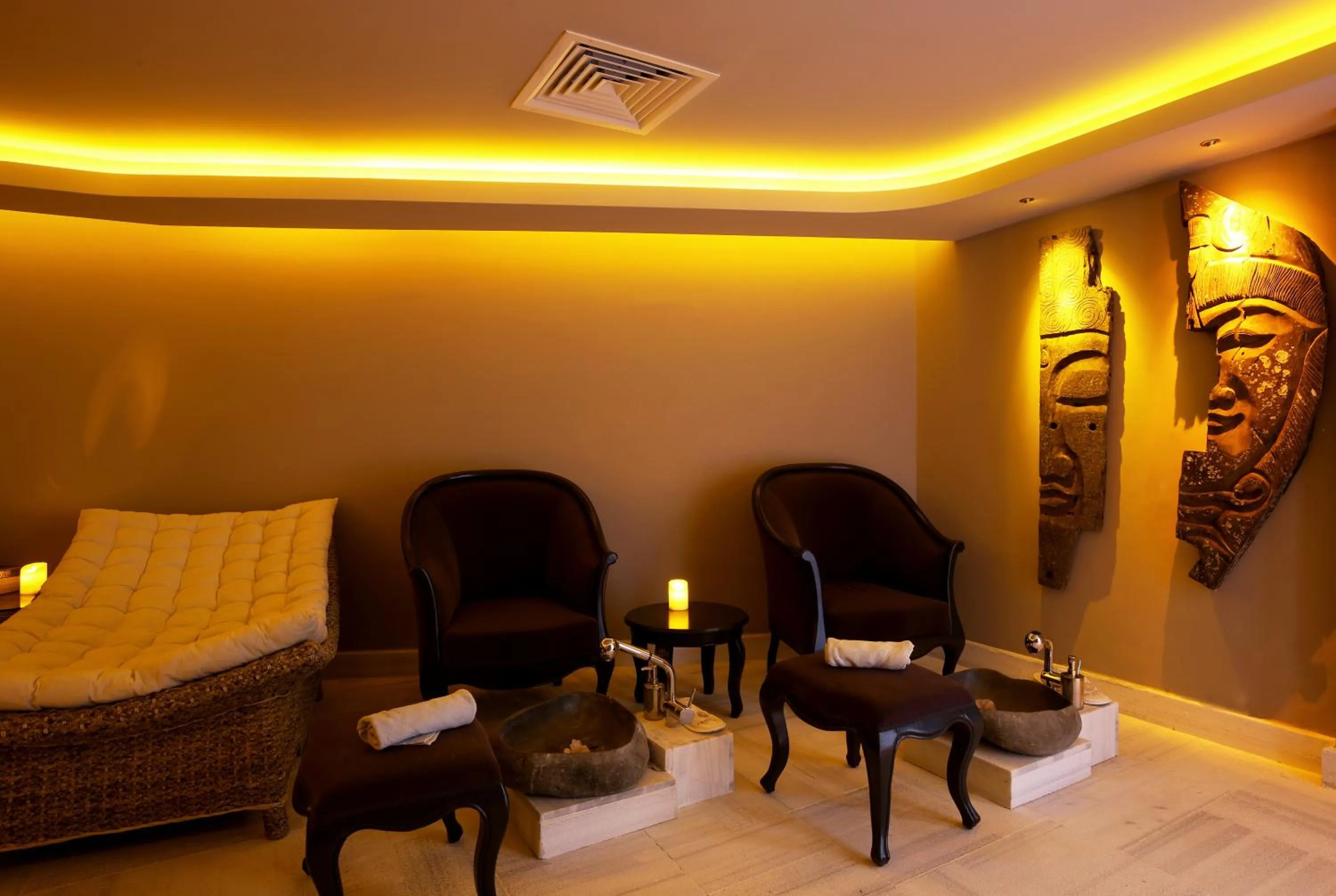 Spa and wellness centre/facilities in Pinehill Hotel & Suites