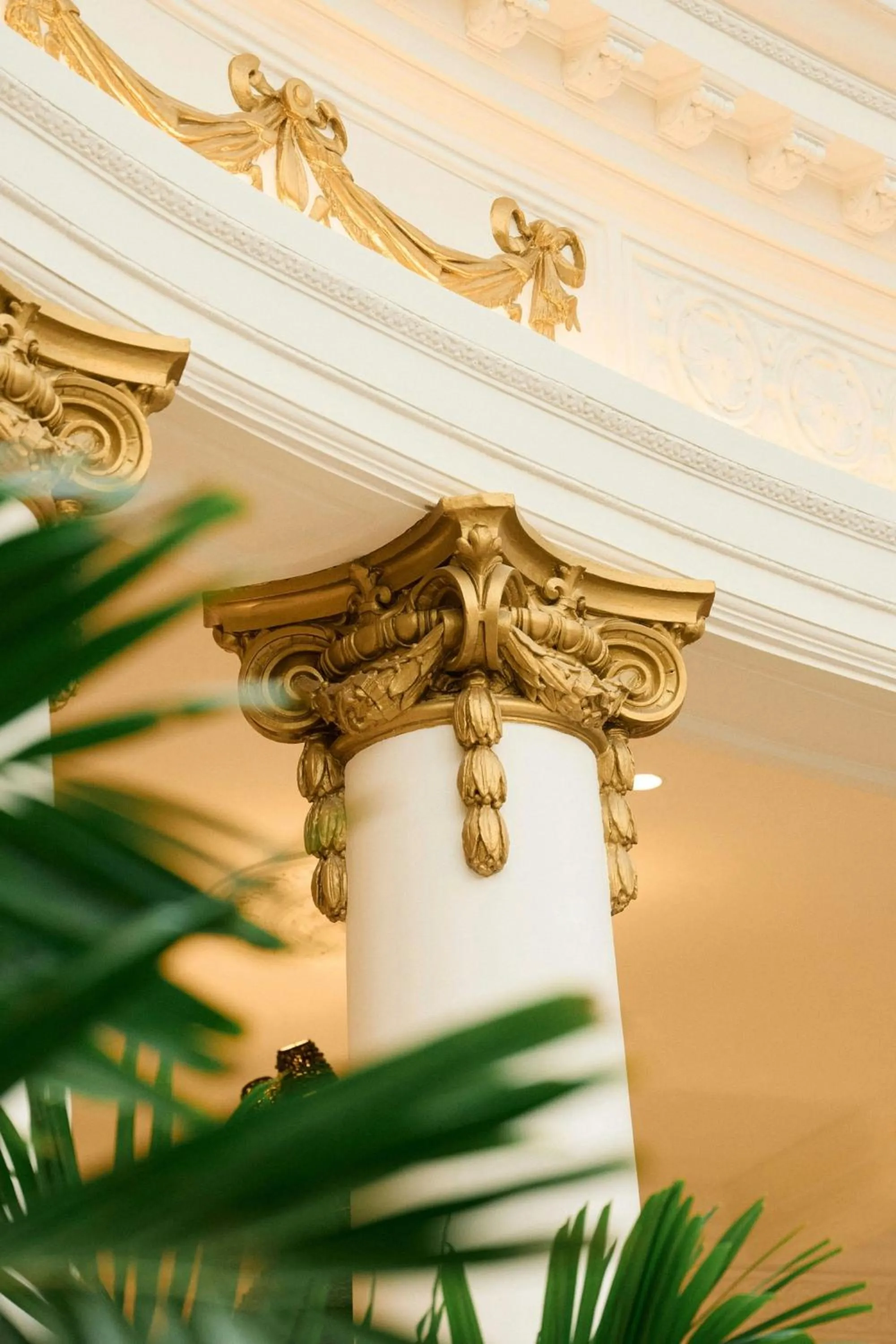 Lounge or bar in The Palace, a Luxury Collection Hotel, Madrid