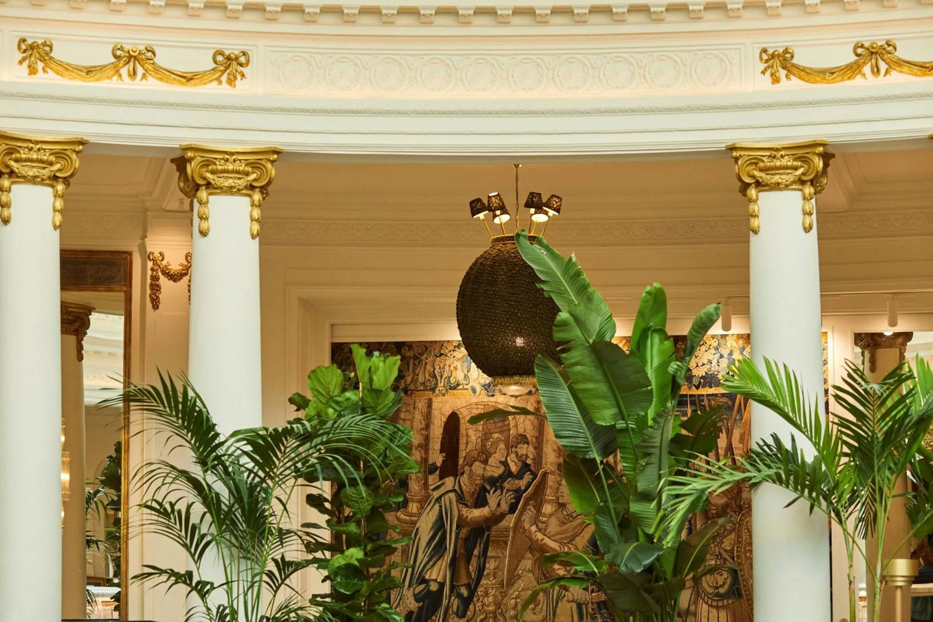 Lounge or bar in The Palace, a Luxury Collection Hotel, Madrid