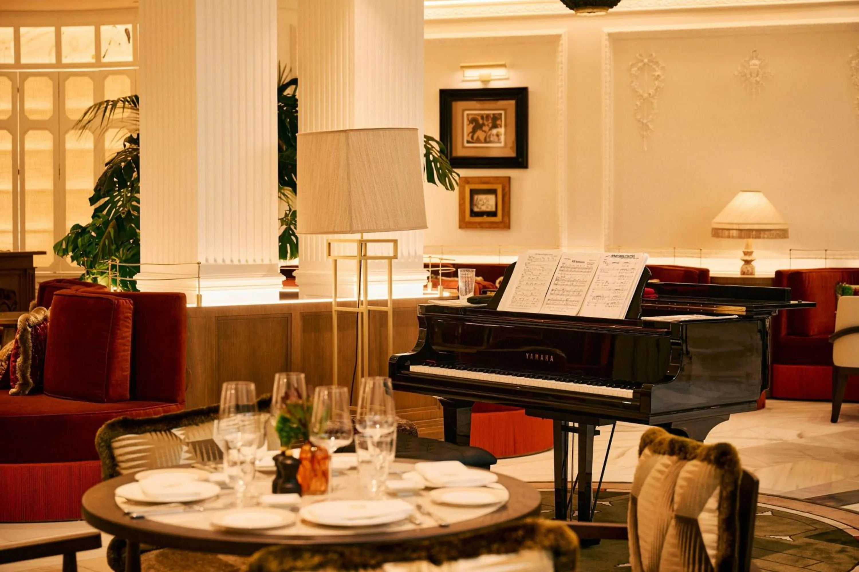Lounge or bar in The Palace, a Luxury Collection Hotel, Madrid