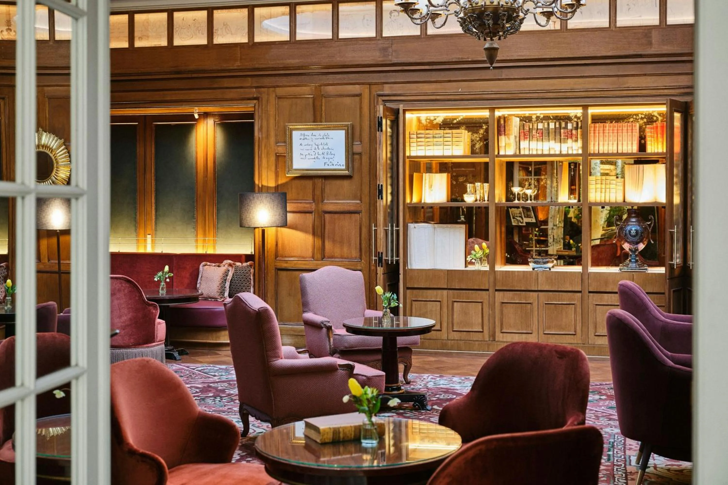 Lounge or bar in The Palace, a Luxury Collection Hotel, Madrid