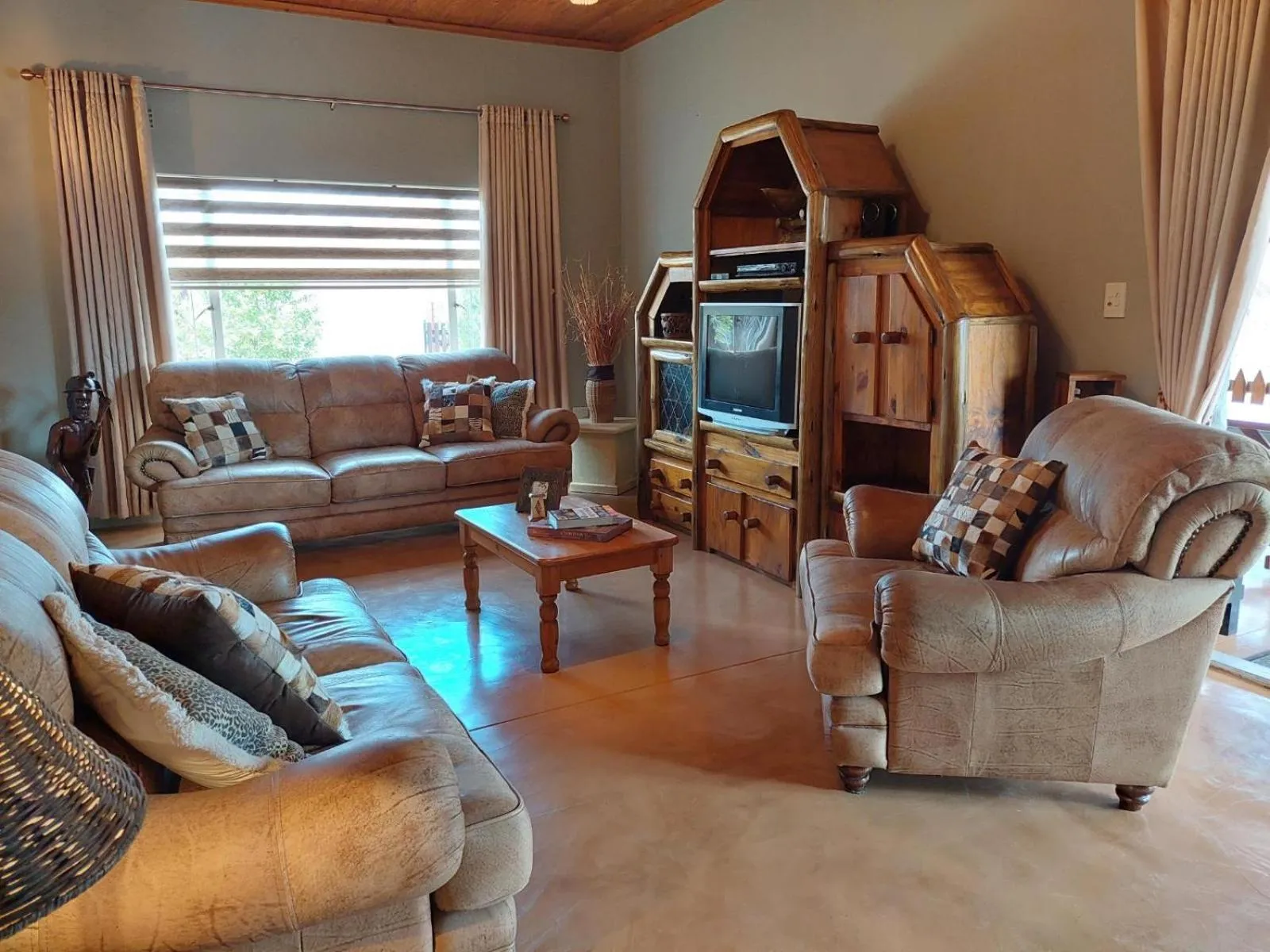 Living room in Phomola Manor Holiday Home