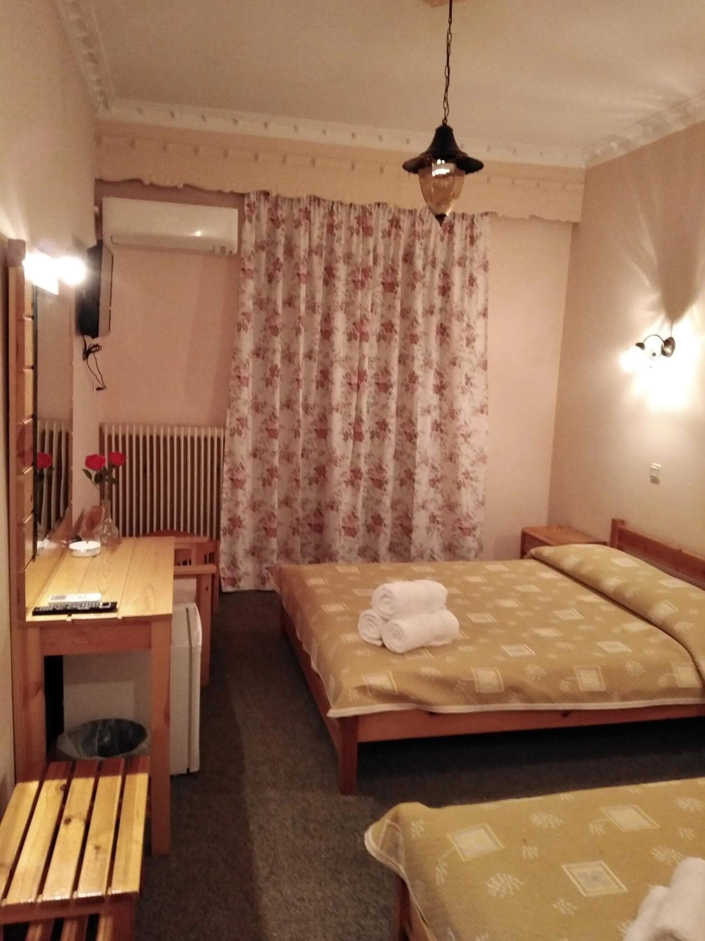 Bed in Hotel Faraggi