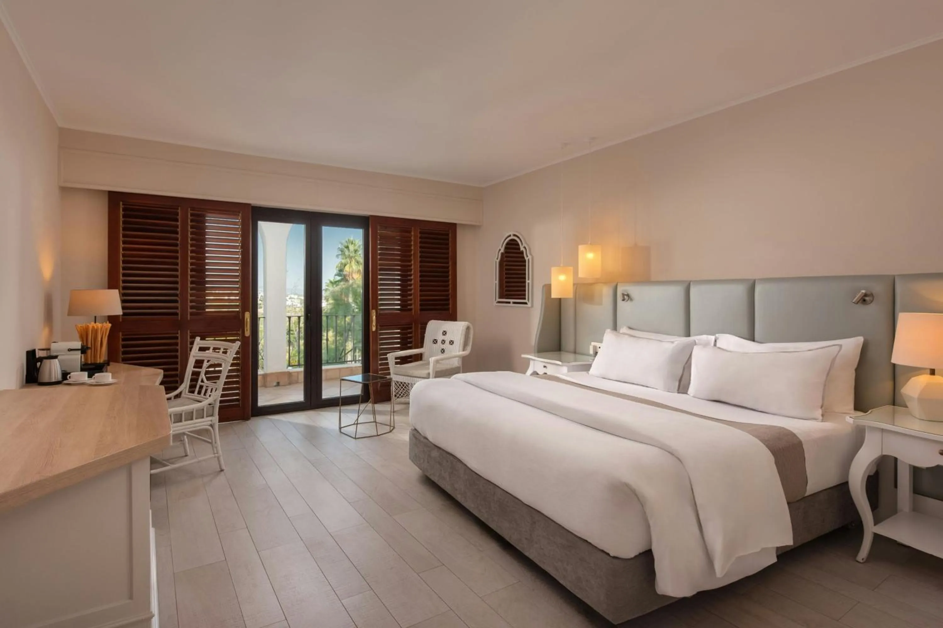 Photo of the whole room, Bed in The Westin La Quinta Golf Resort & Spa, Benahavis, Marbella