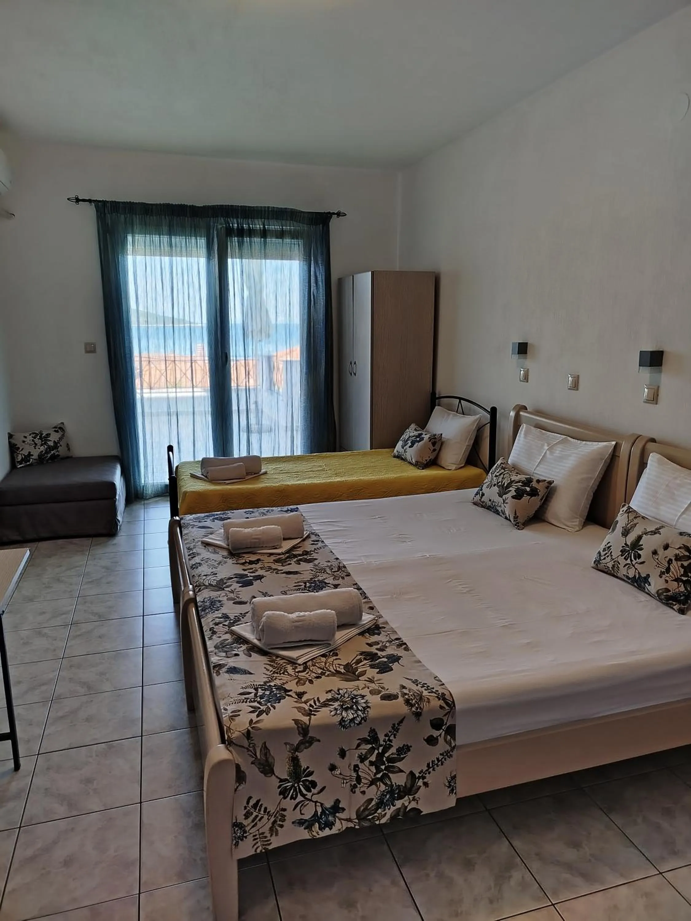 Bed in RG Studios Thassos