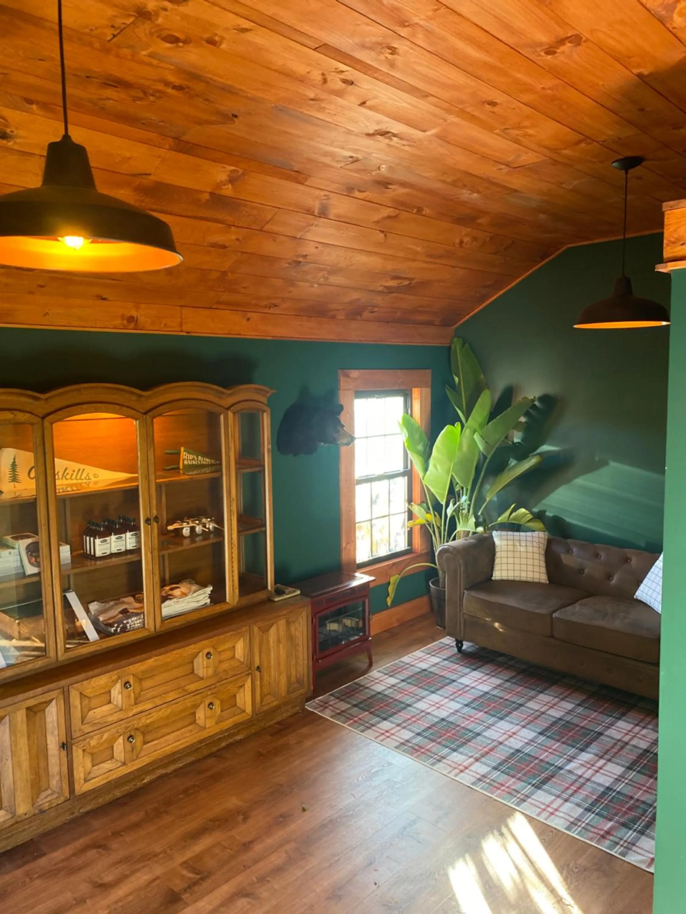 Lounge or bar in Willow Pond Motel