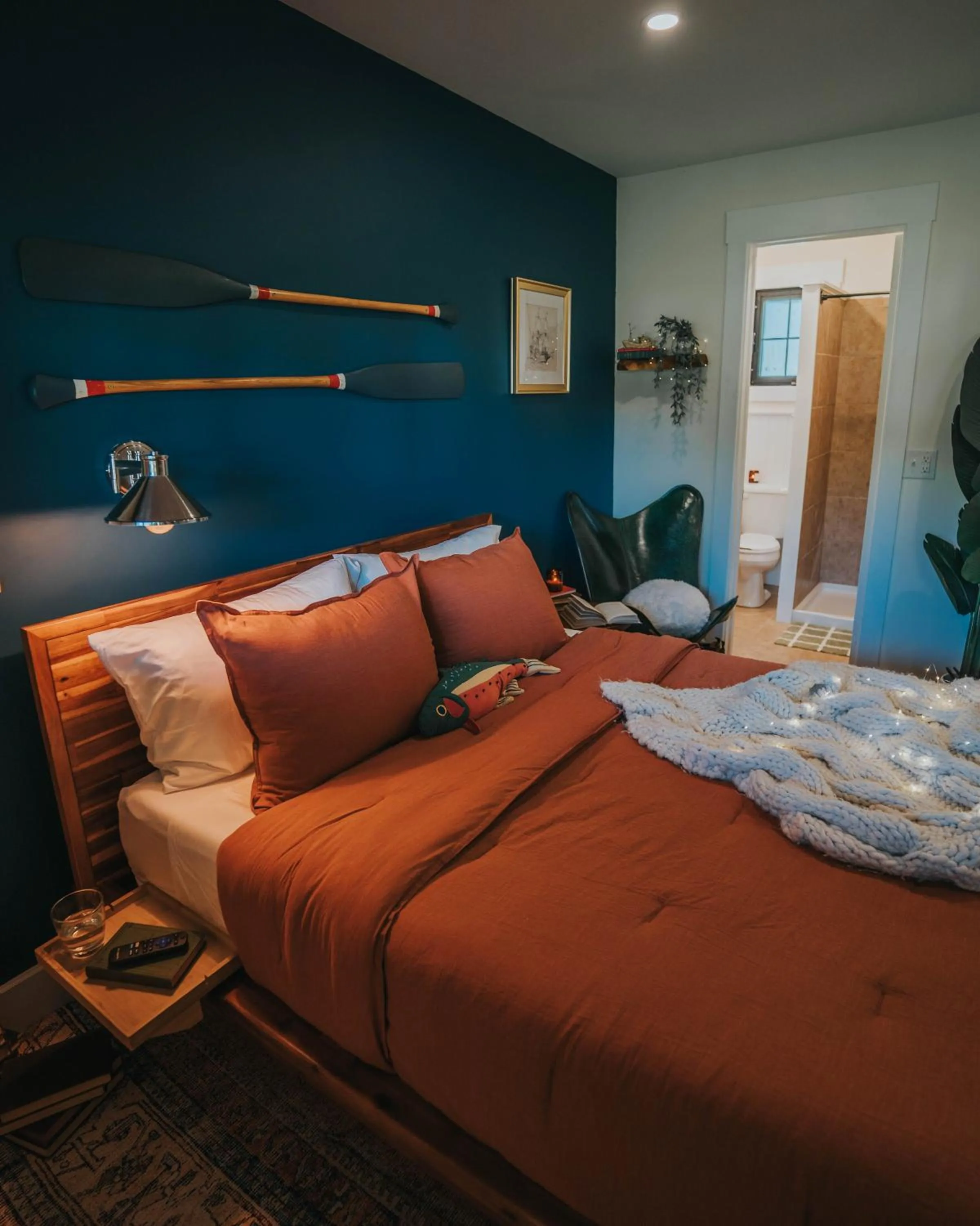 Bed in Willow Pond Motel