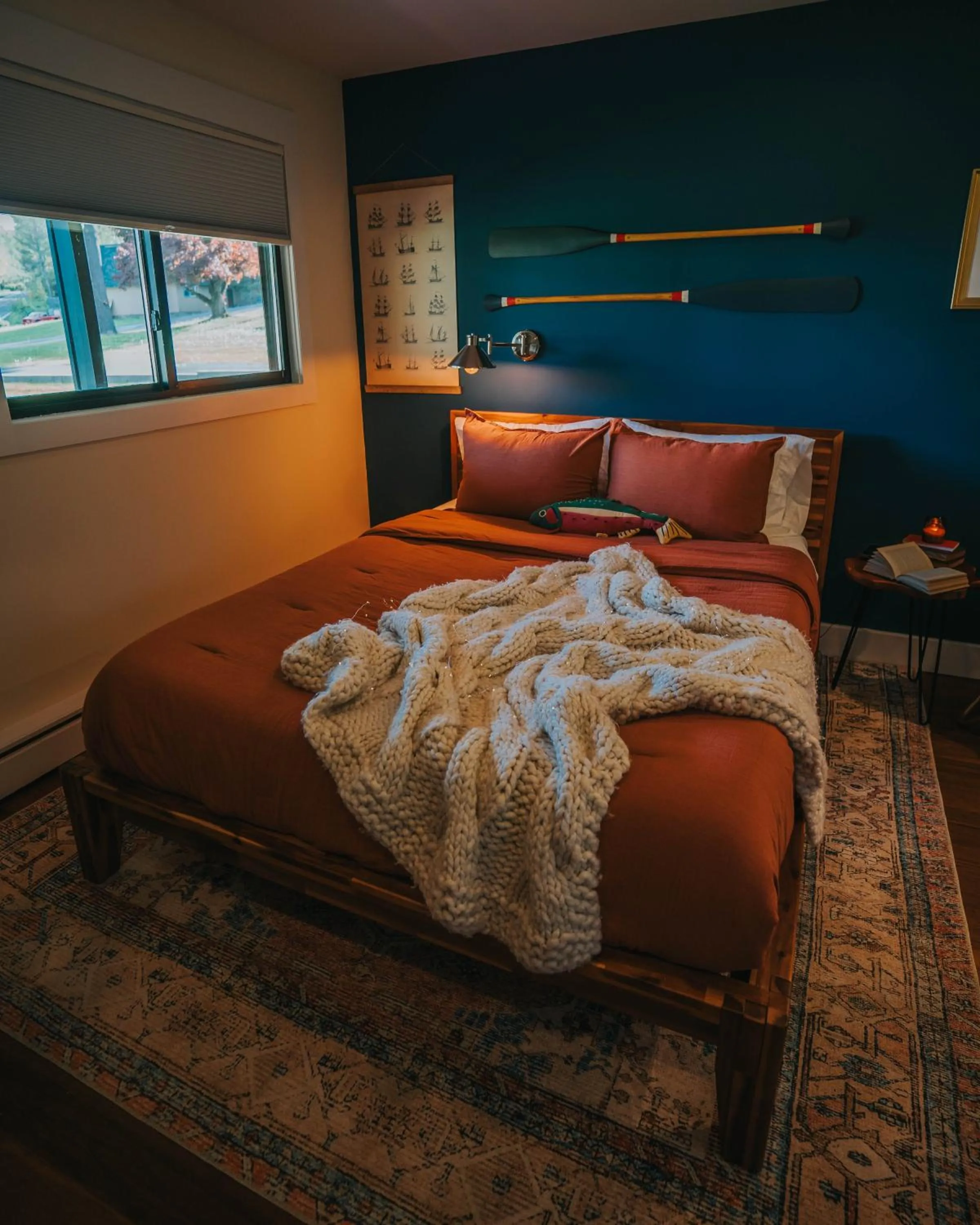 Bed in Willow Pond Motel