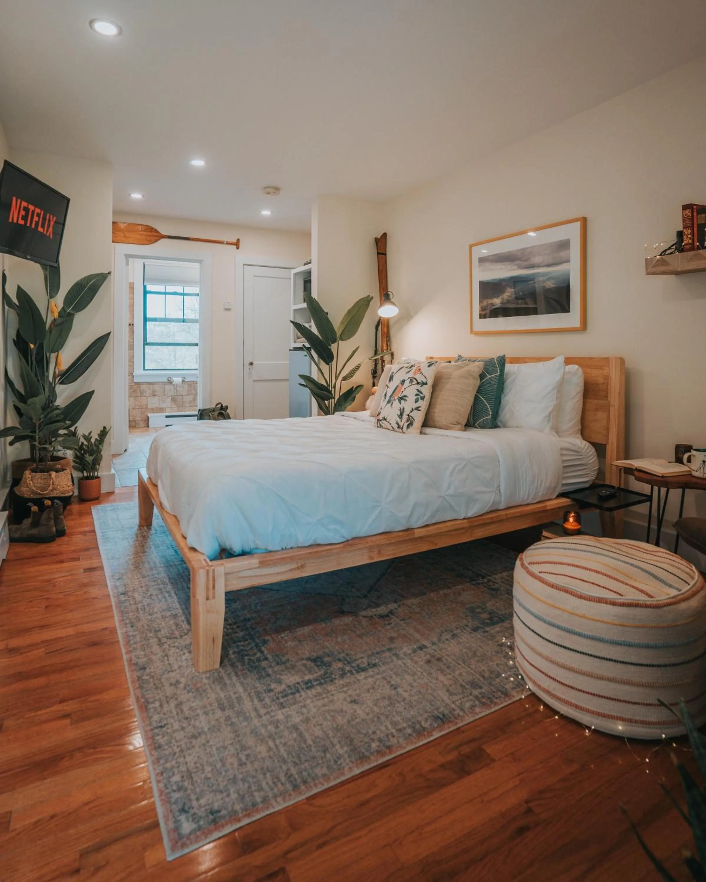 Bed in Willow Pond Motel