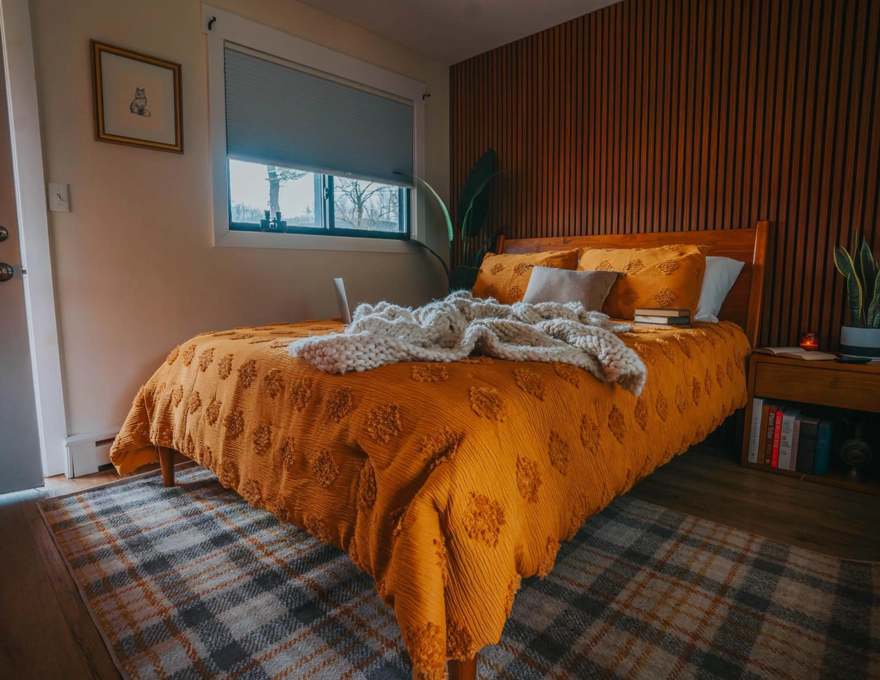 Bed in Willow Pond Motel