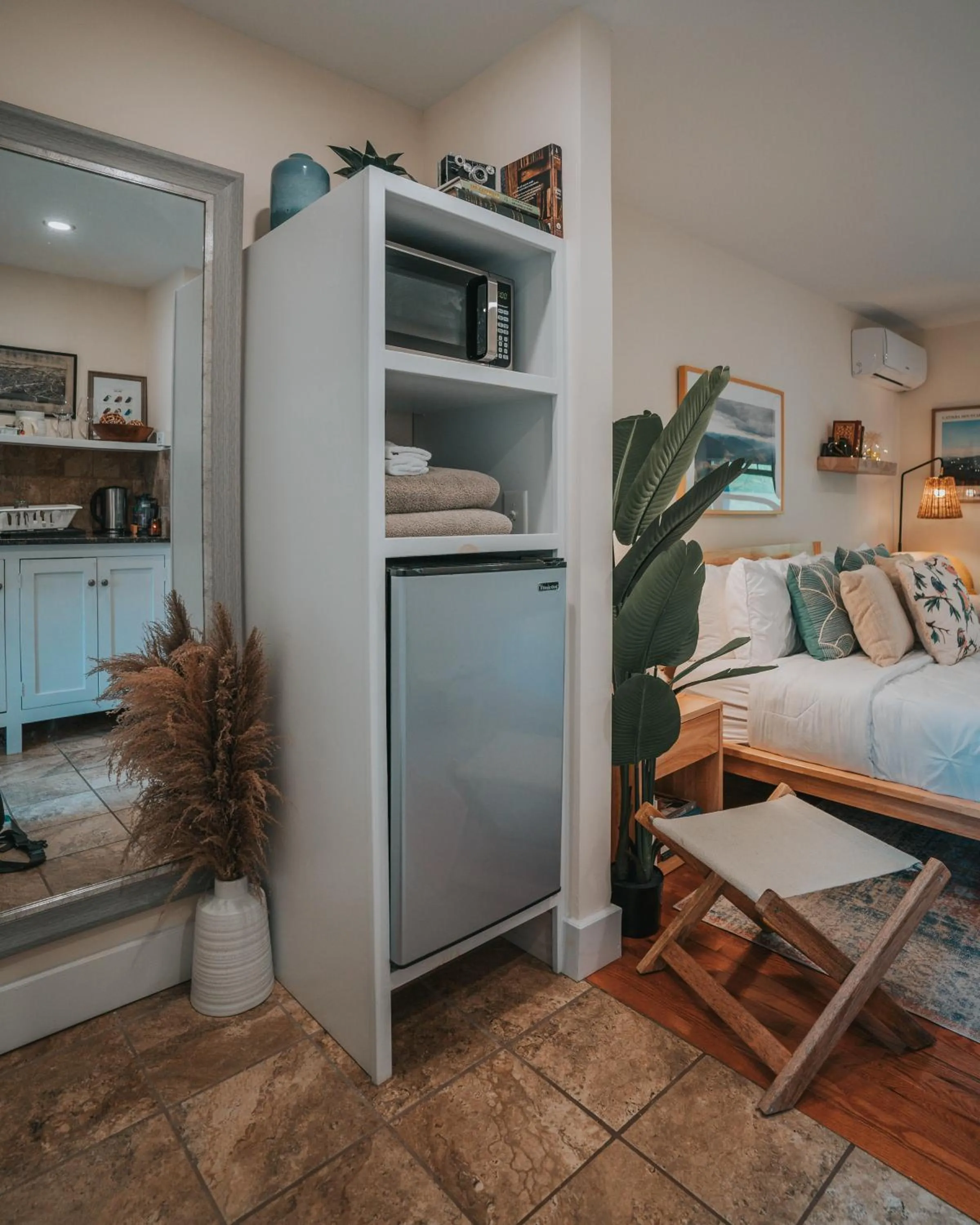 Bed in Willow Pond Motel