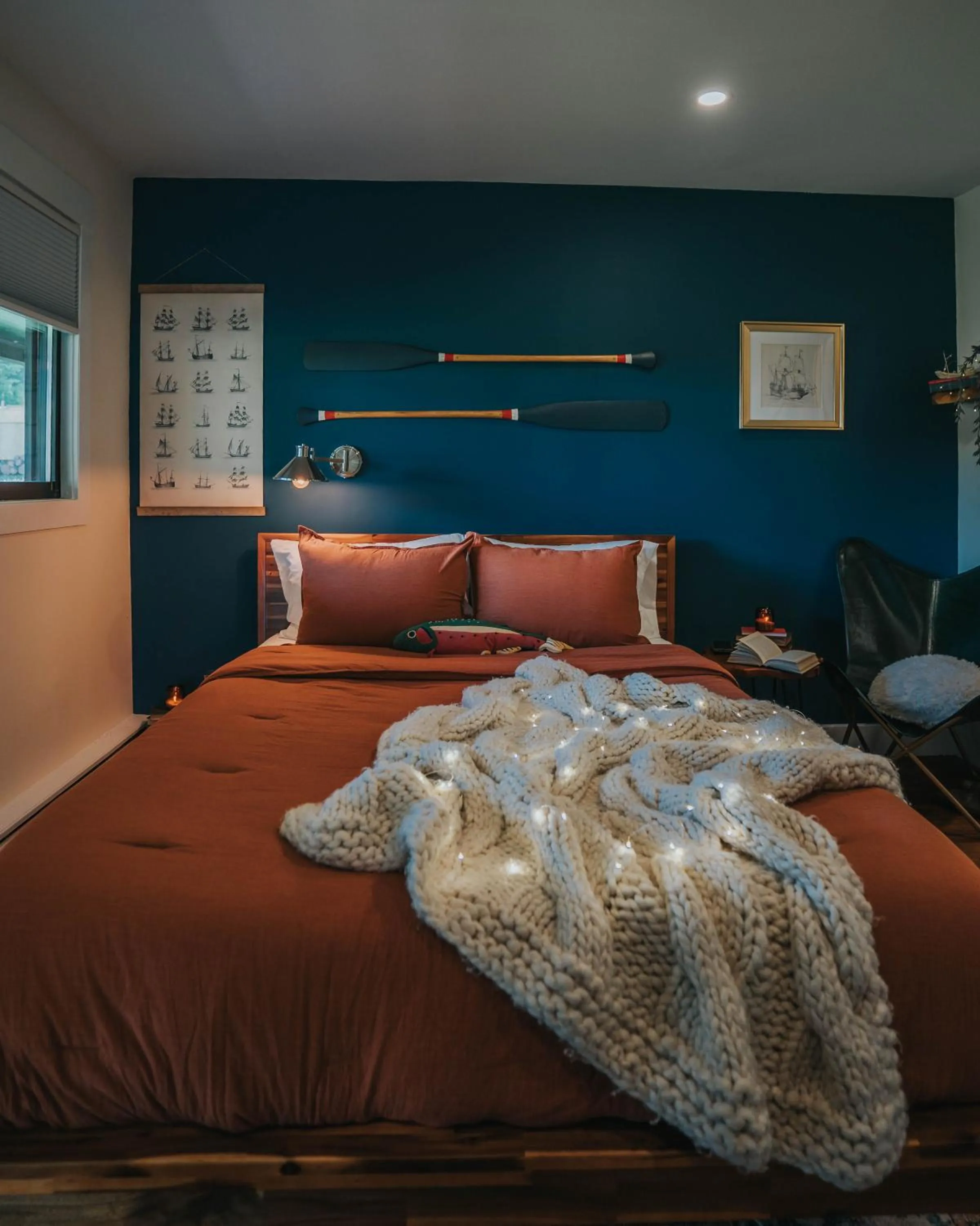 Bed in Willow Pond Motel