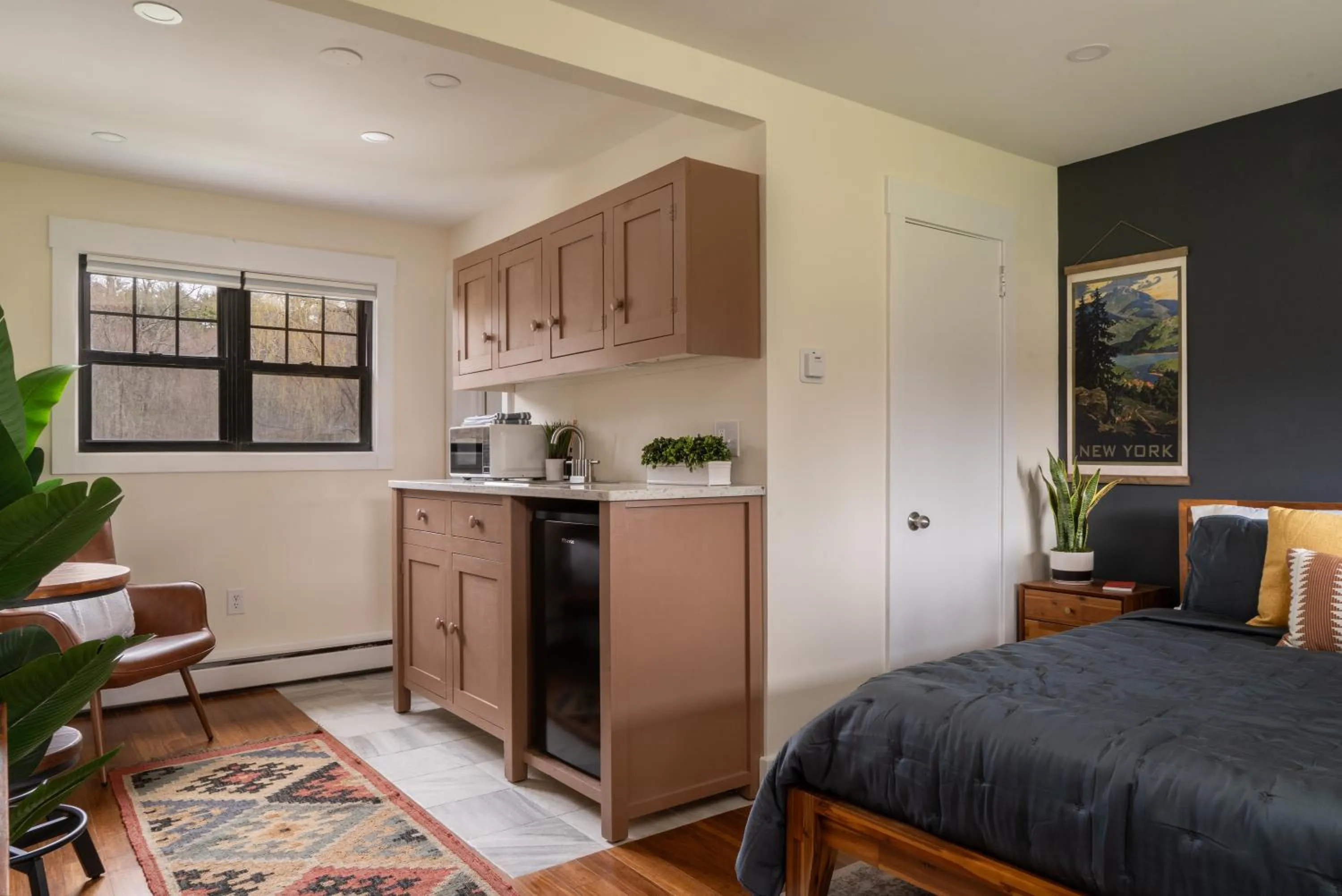 Bed in Willow Pond Motel