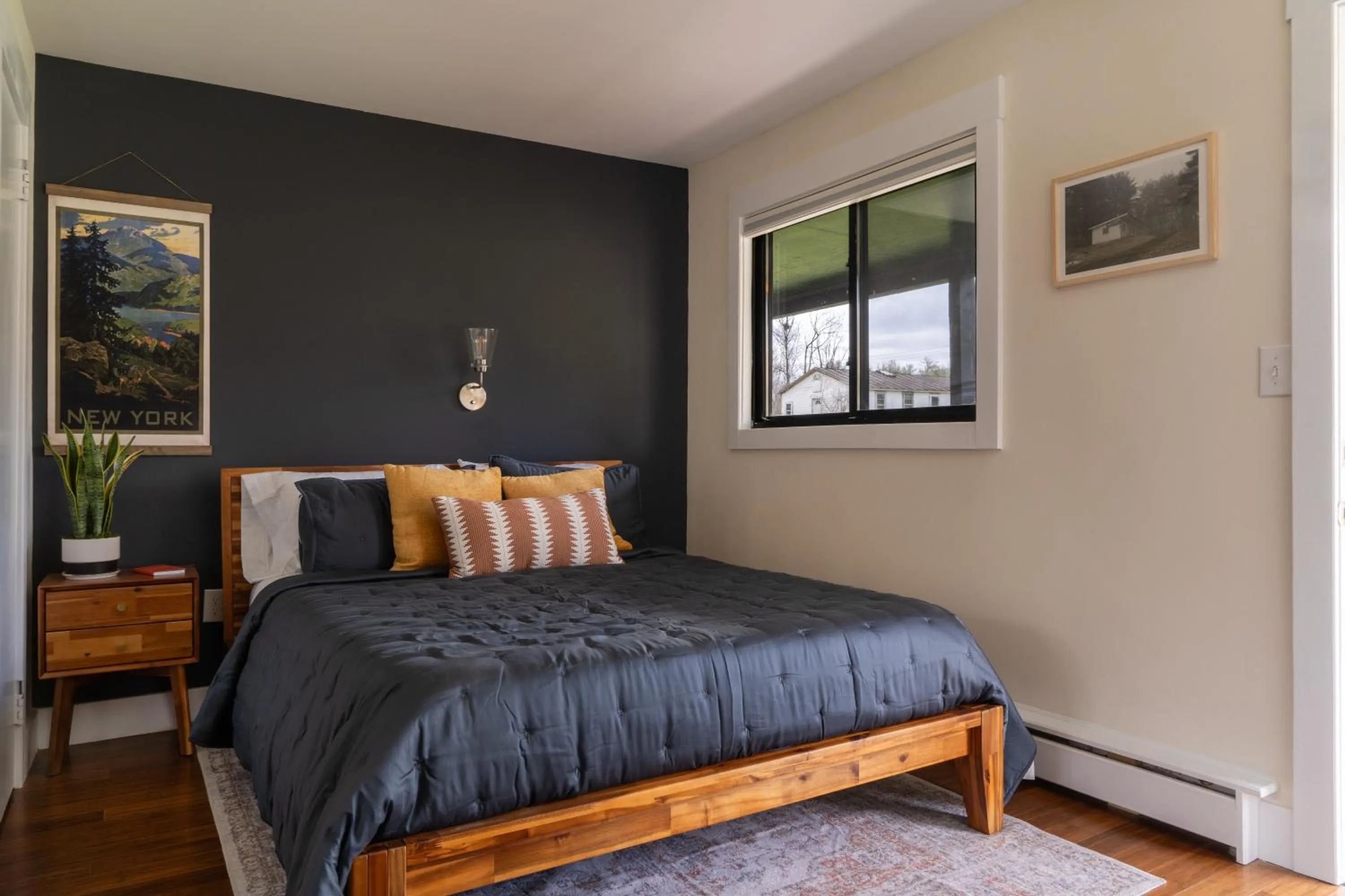 Bed in Willow Pond Motel