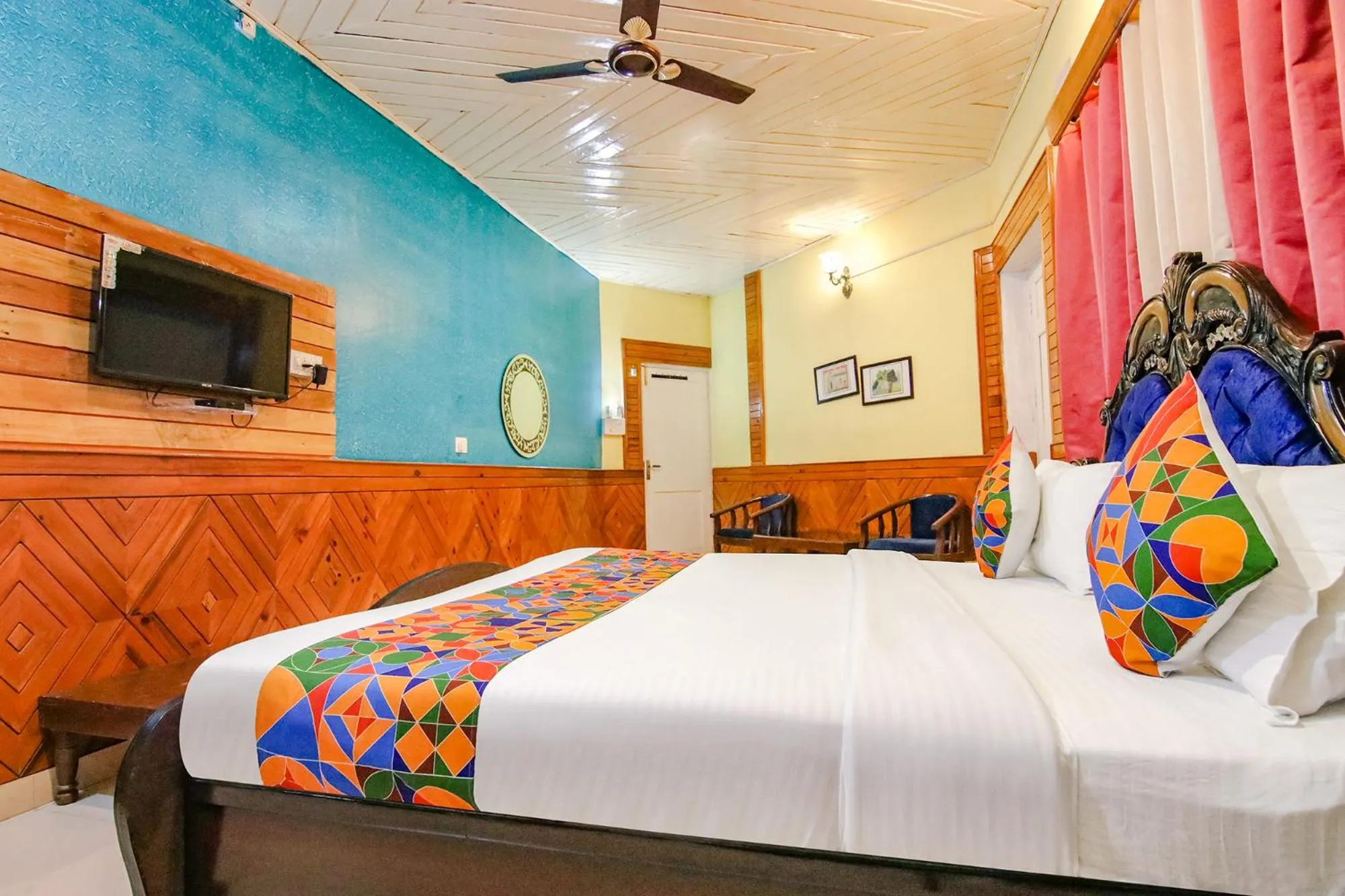 Bedroom, Bed in Royal Green Buds