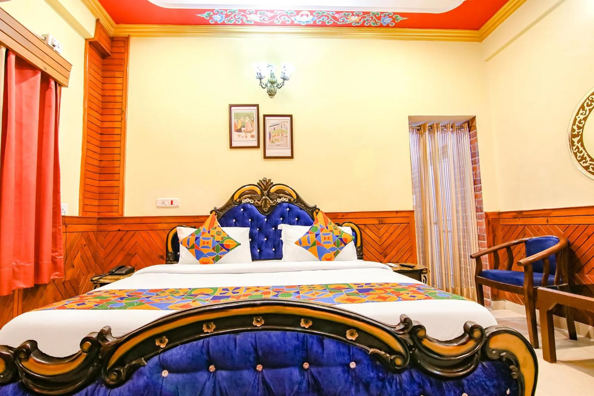 Bed in Royal Green Buds