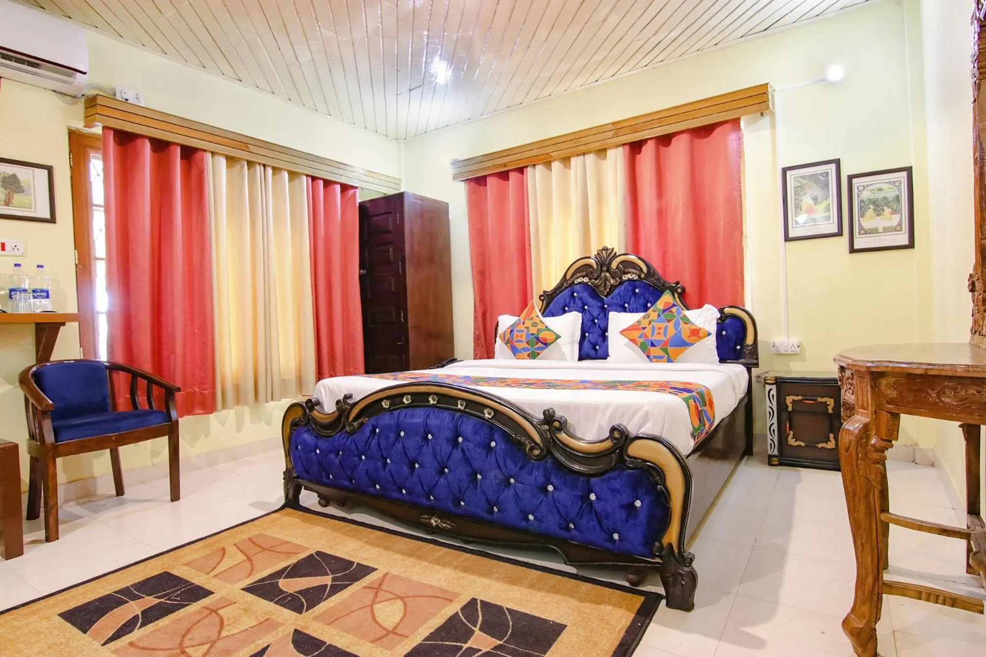 Bedroom, Bed in Royal Green Buds