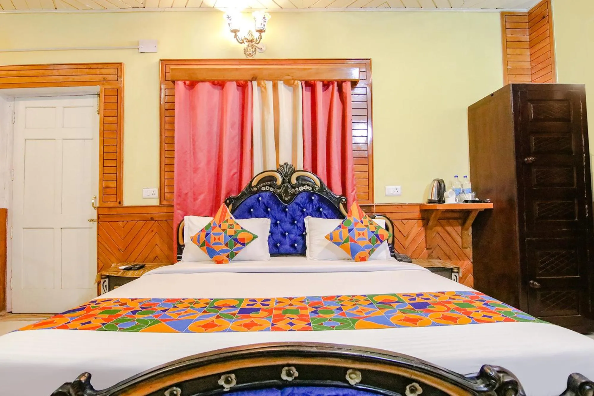 Bed in Royal Green Buds