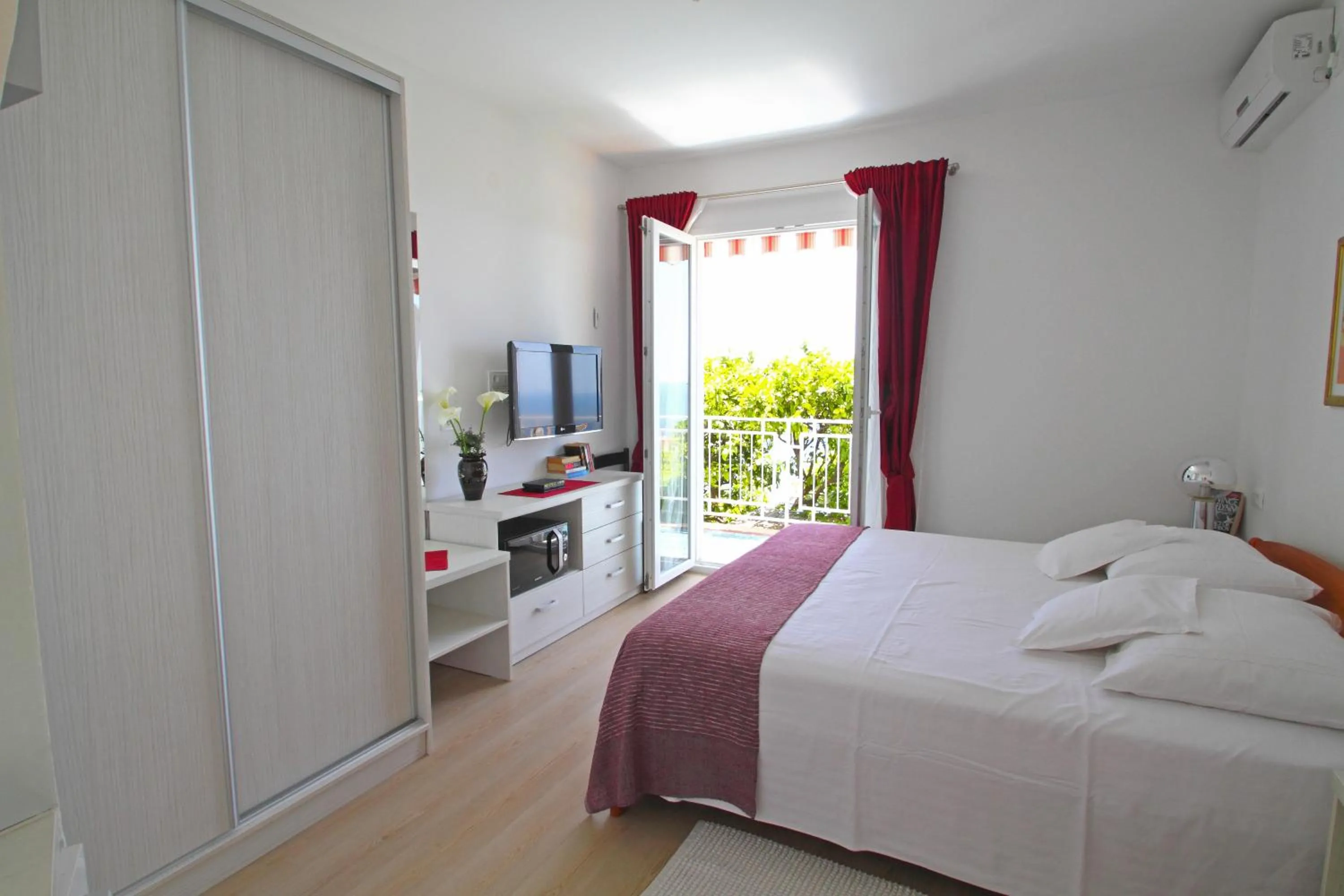 Bed in Apartments Ante