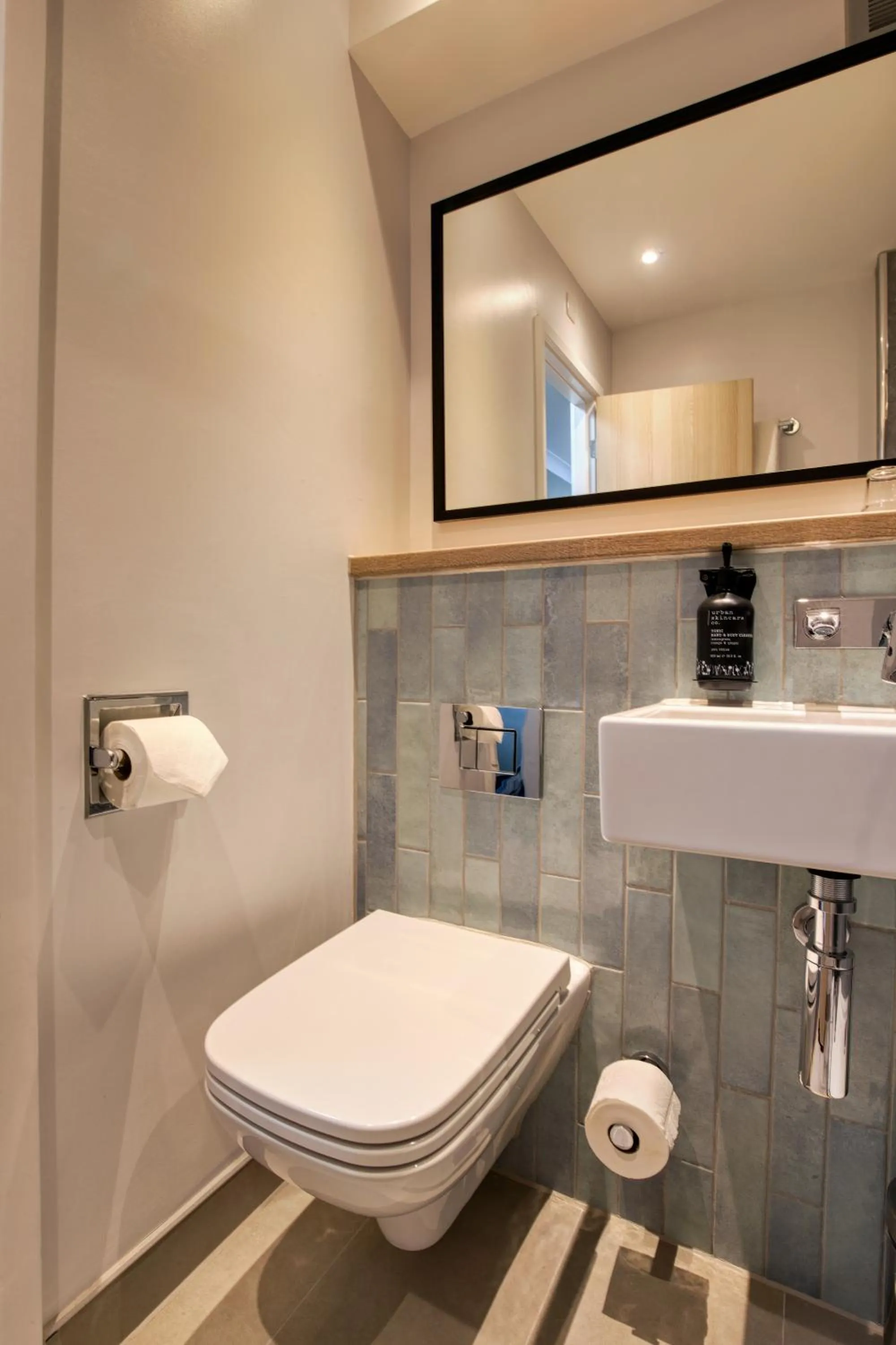 Bathroom in President Hotel