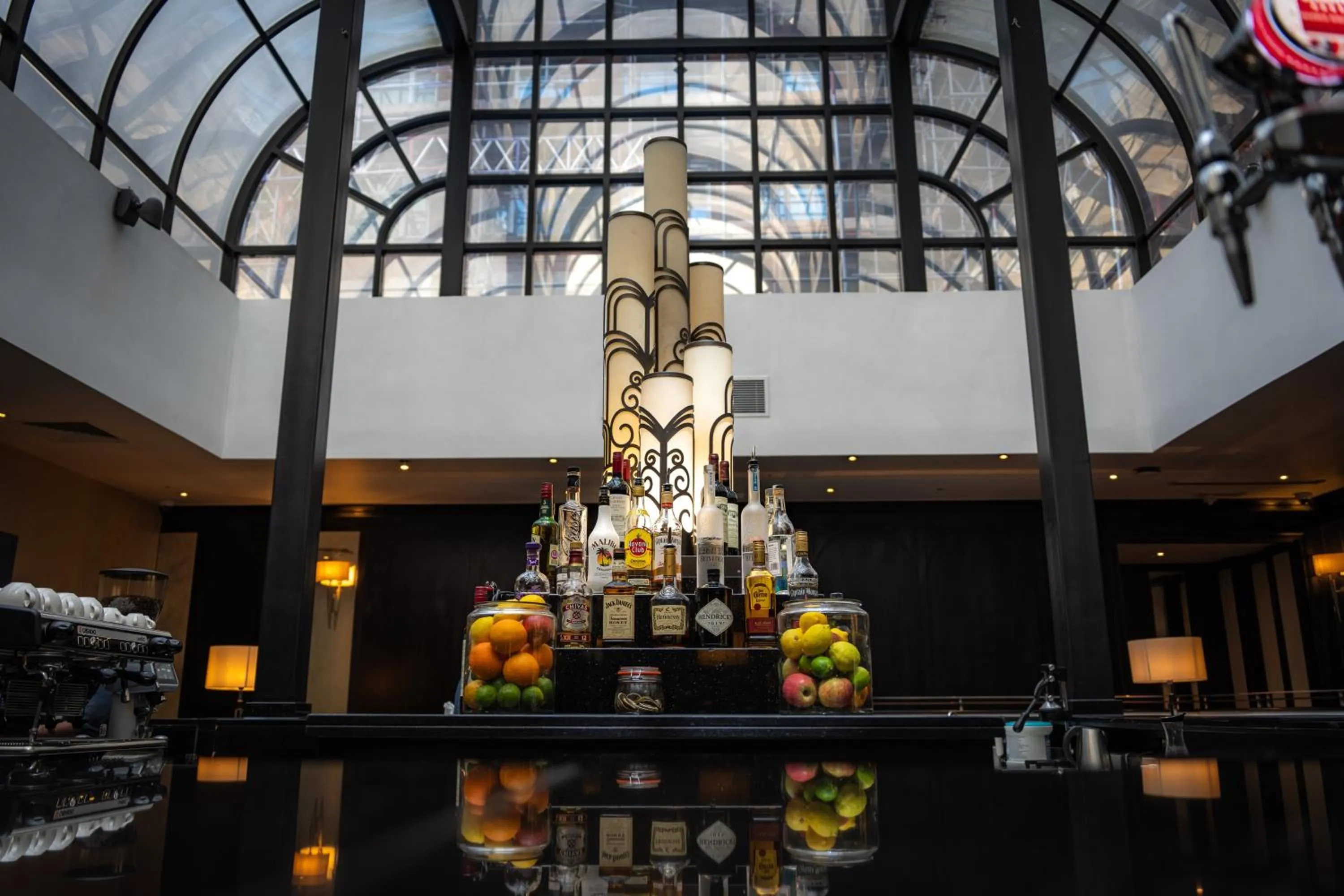 Lounge or bar in President Hotel