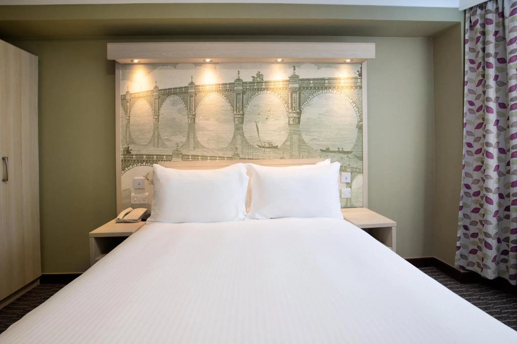 Location, Bed in President Hotel