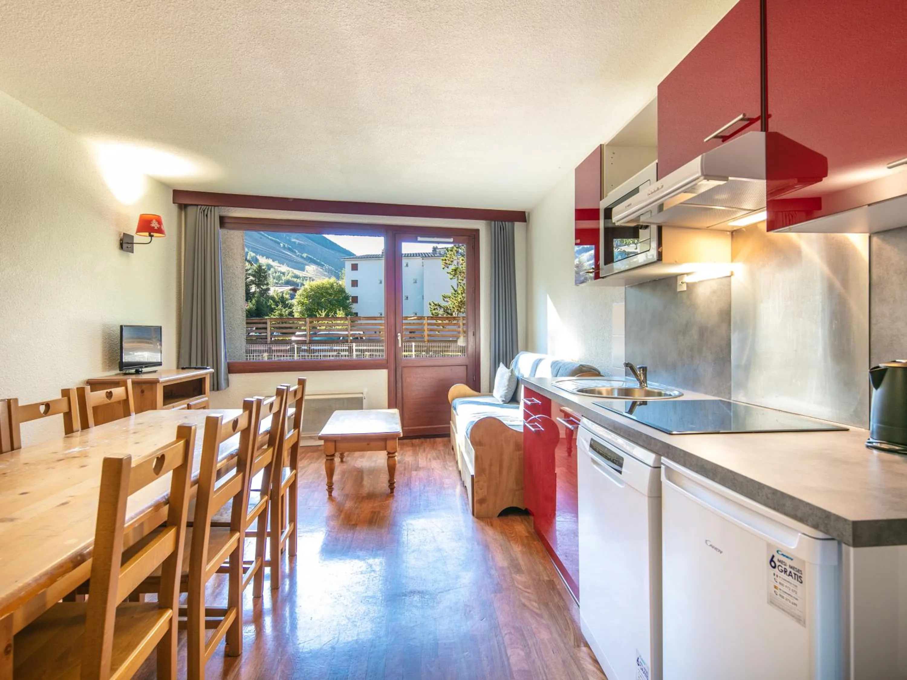 Kitchen or kitchenette in Vacancéole - Résidence L'Edelweiss