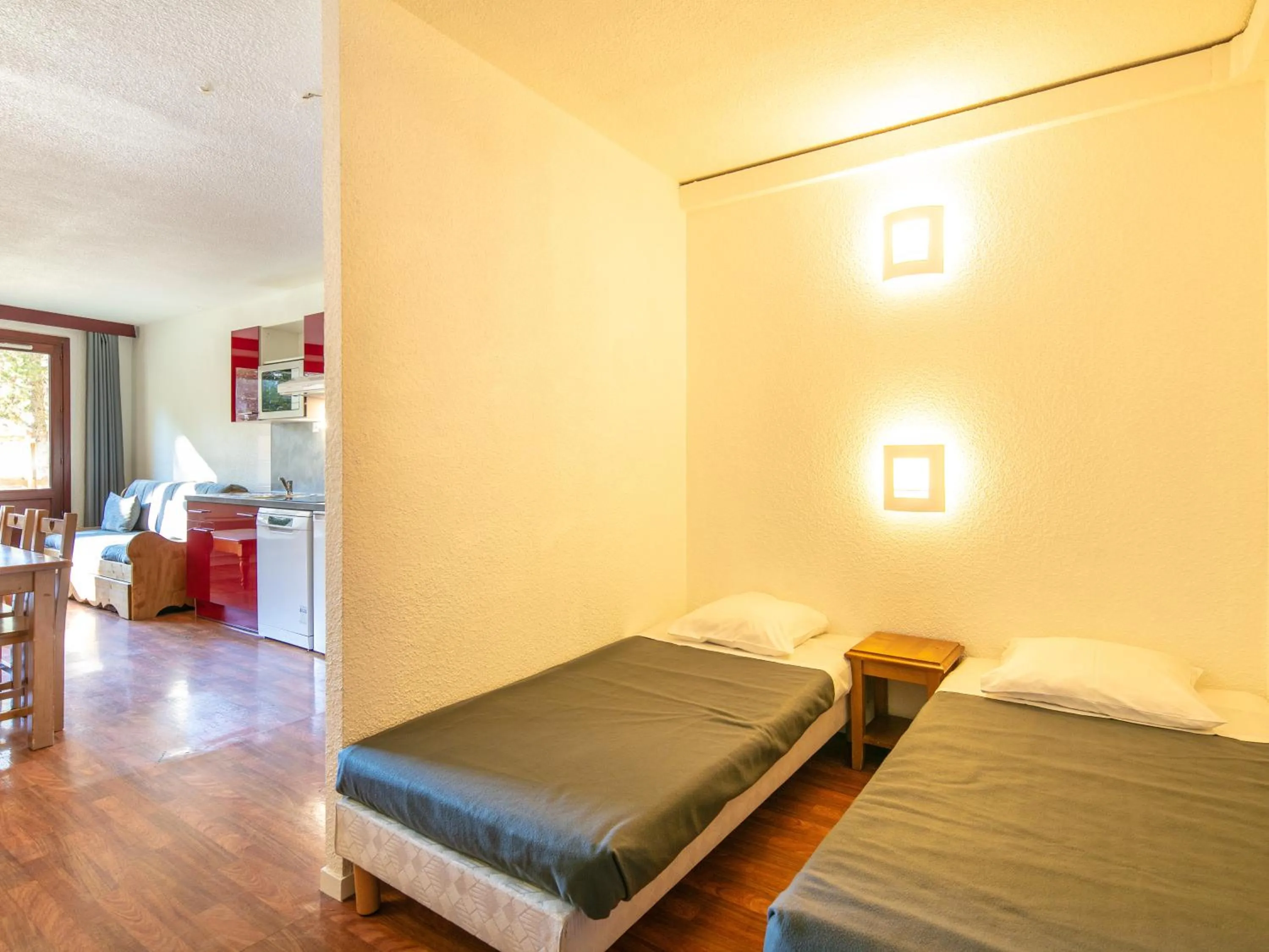 Bedroom, Bed in Vacancéole - Résidence L'Edelweiss