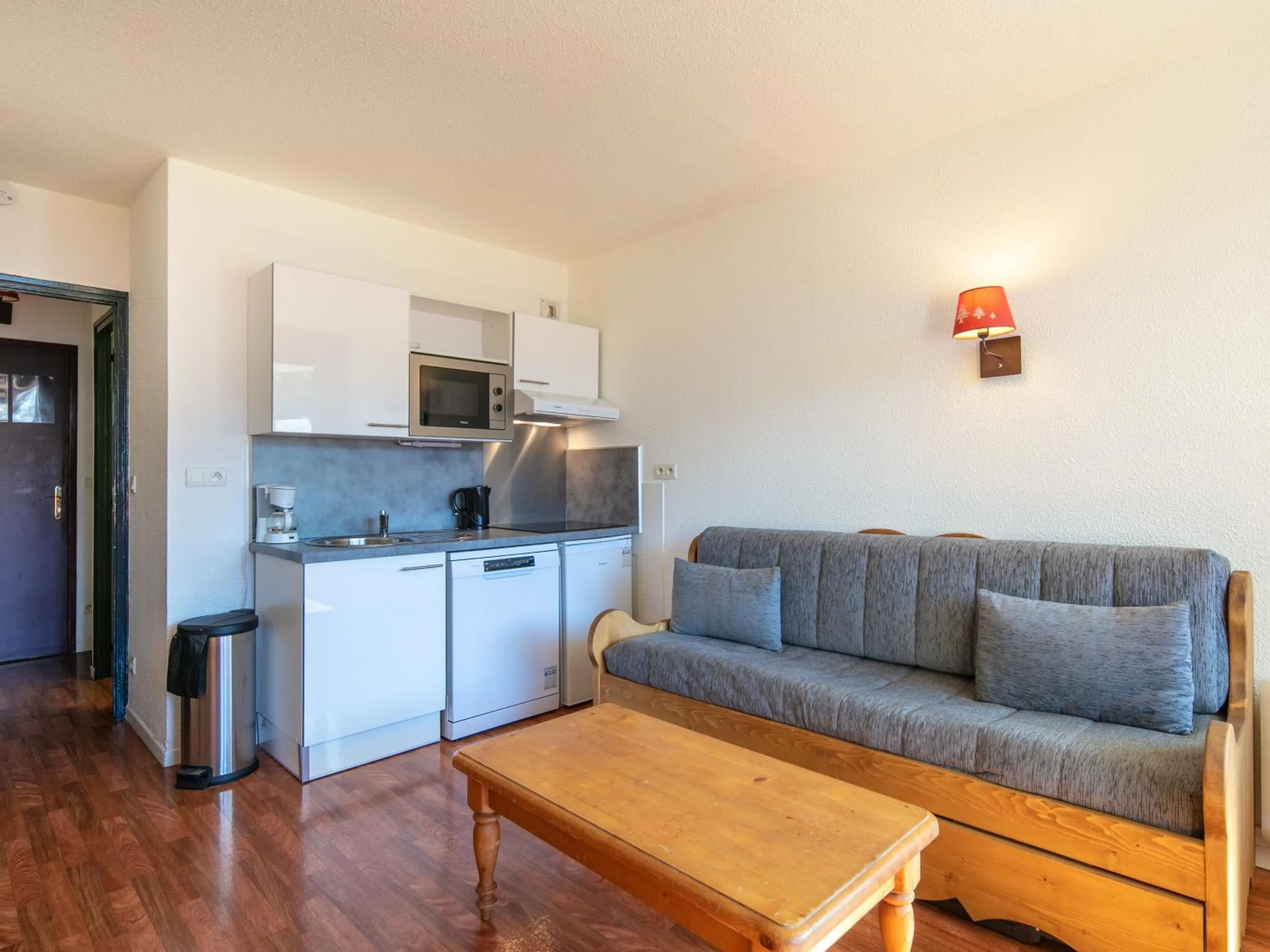 Kitchen or kitchenette in Vacancéole - Résidence L'Edelweiss